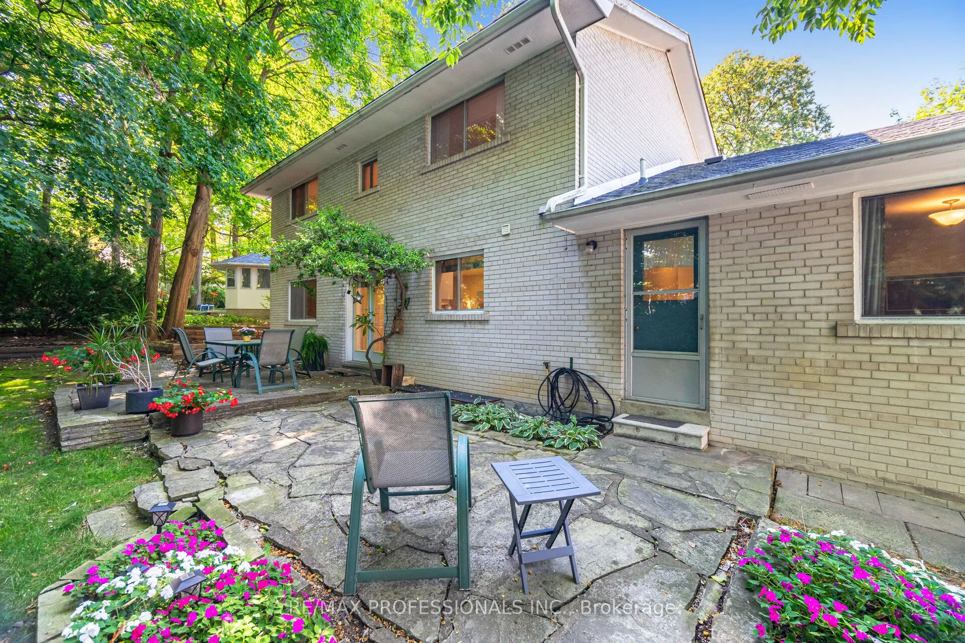 7 Queensborough Crescent