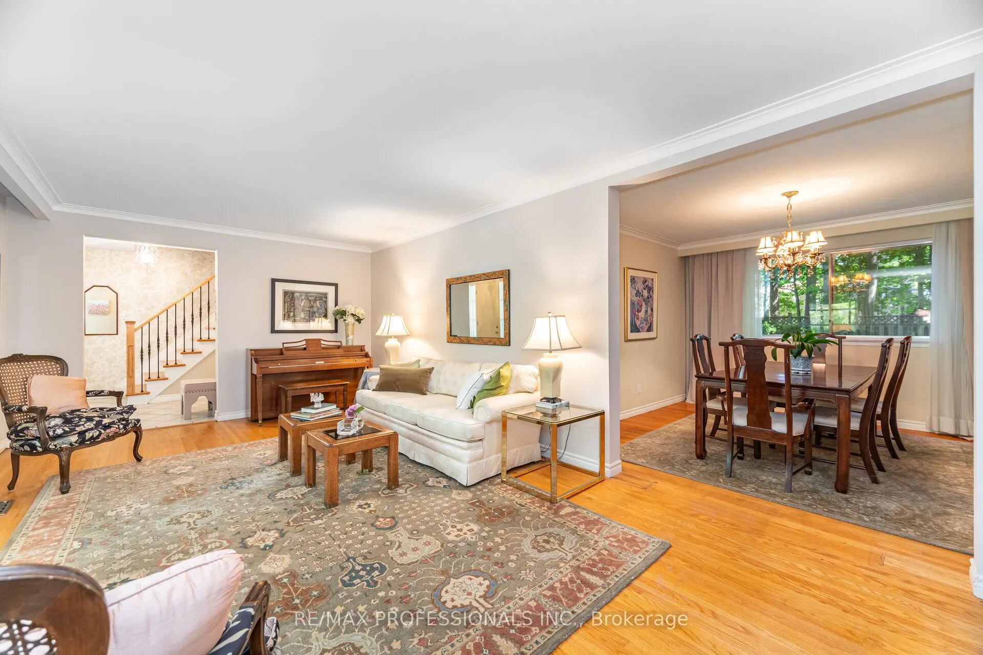 7 Queensborough Crescent