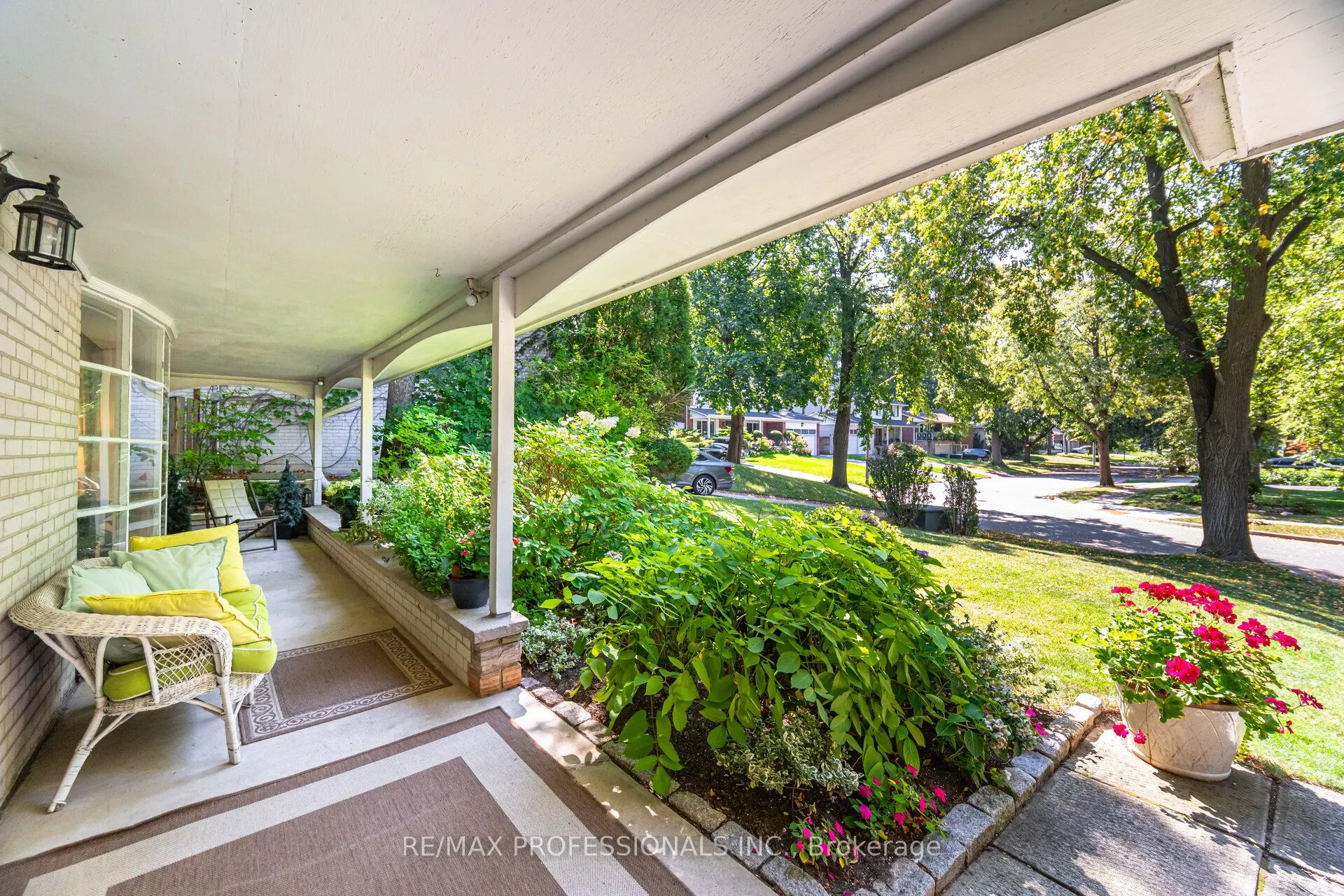 7 Queensborough Crescent