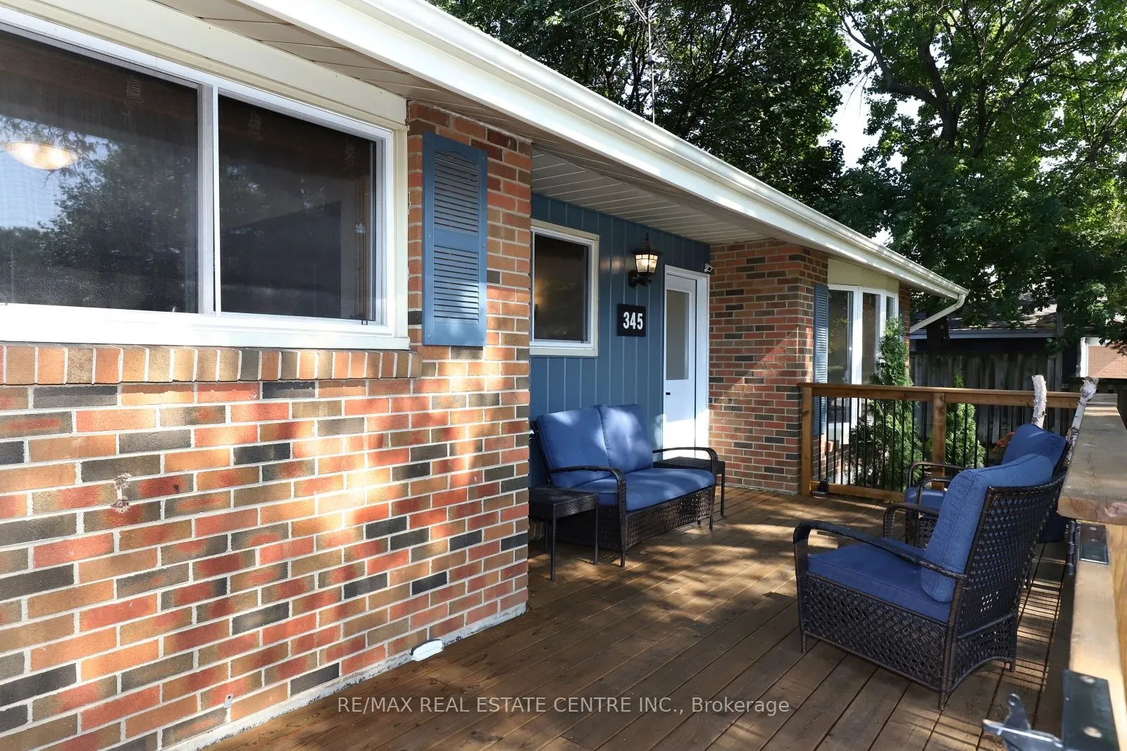 345 Maplewood Crescent