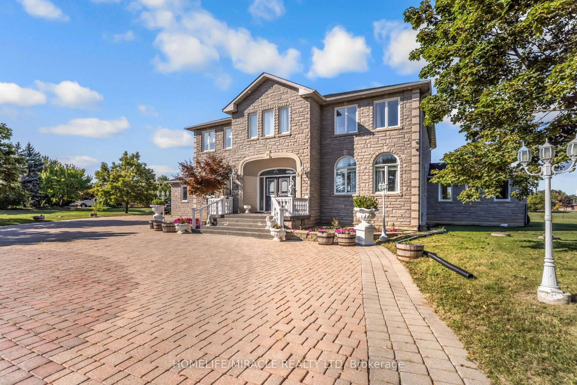 21 Bowman Avenue