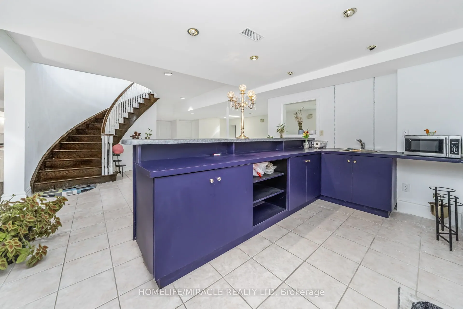21 Bowman Avenue