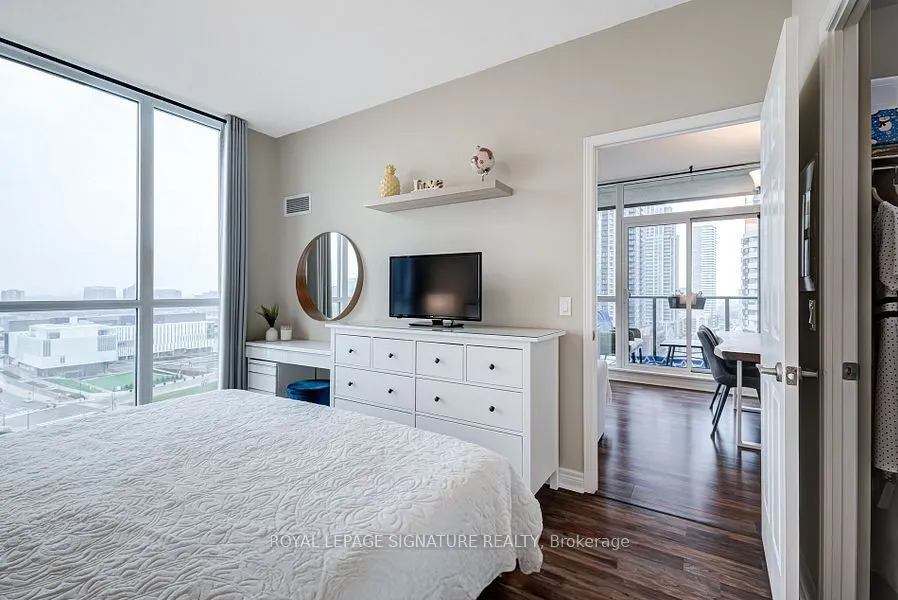 339 Rathburn Road W, #1805