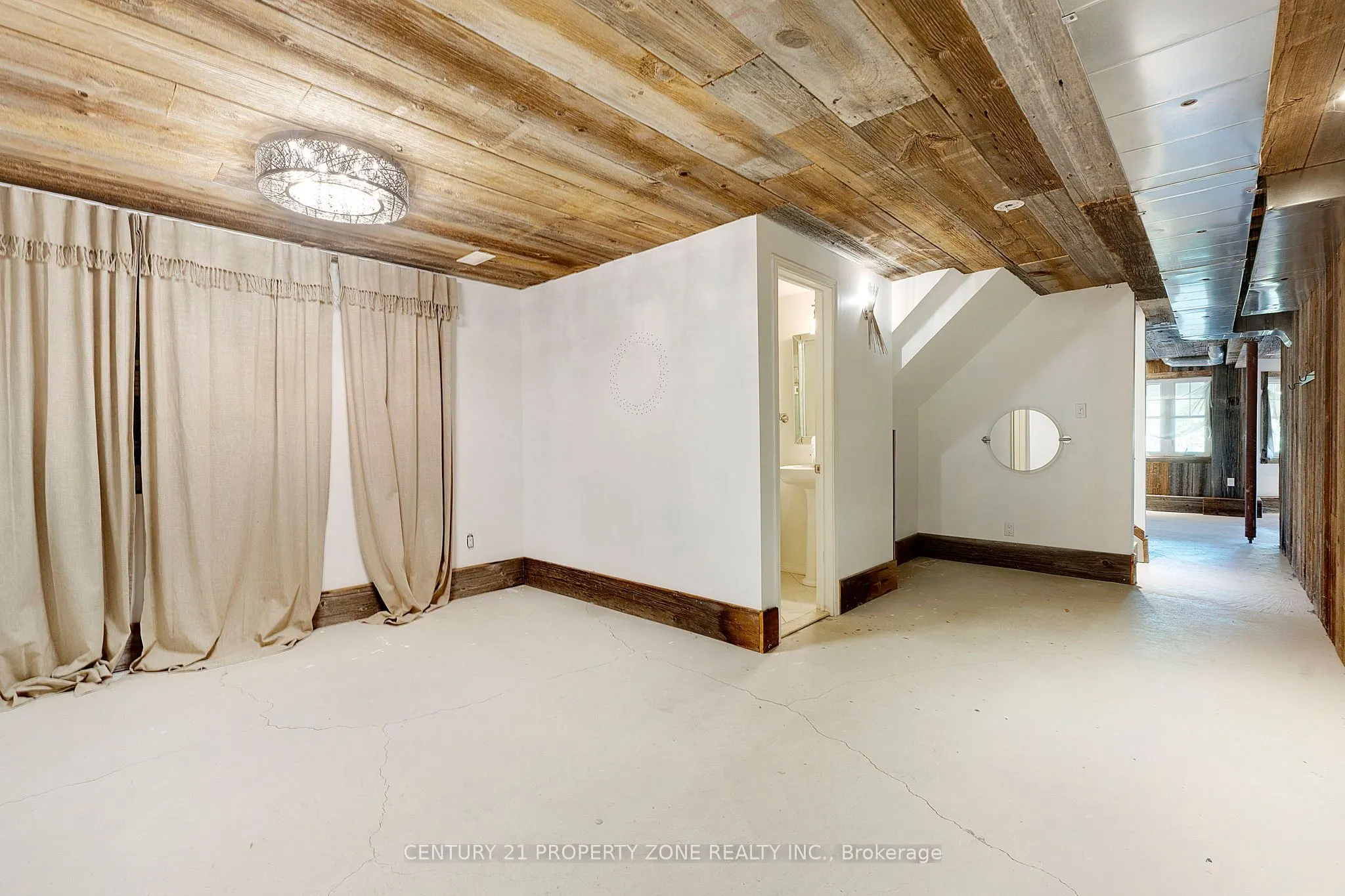 401 Baylis Court