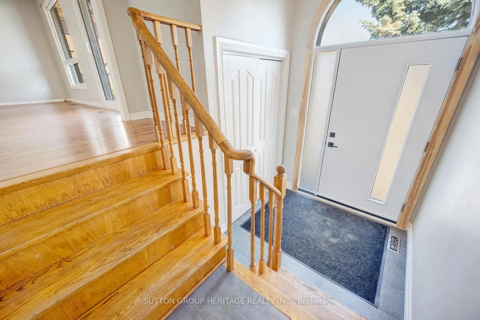 8 Poinsettia Place