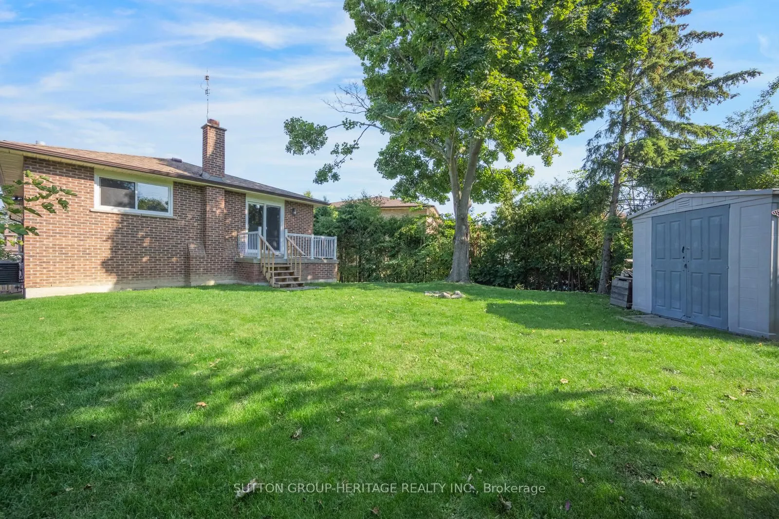 8 Poinsettia Place