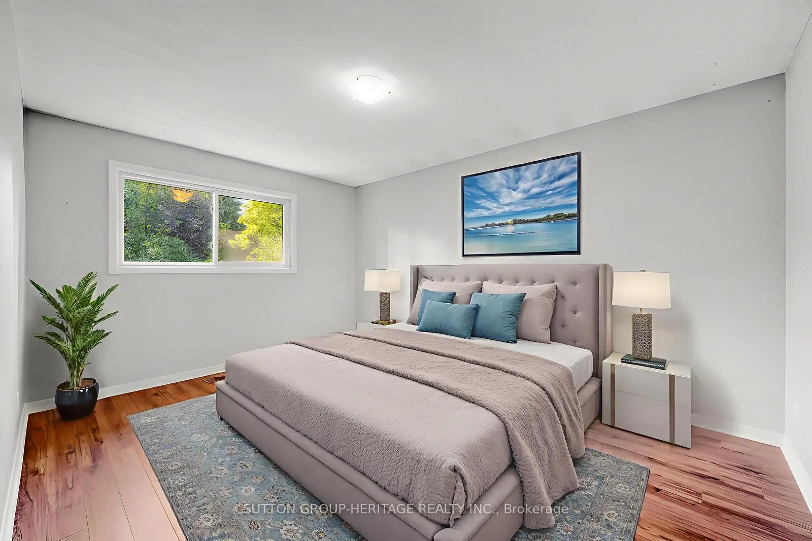 8 Poinsettia Place