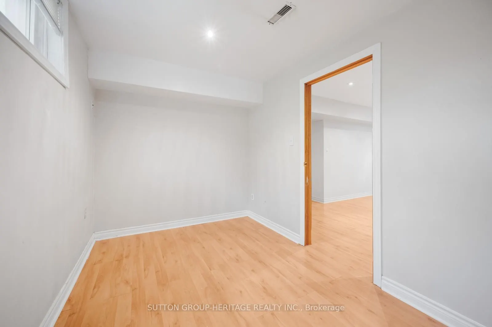 8 Poinsettia Place