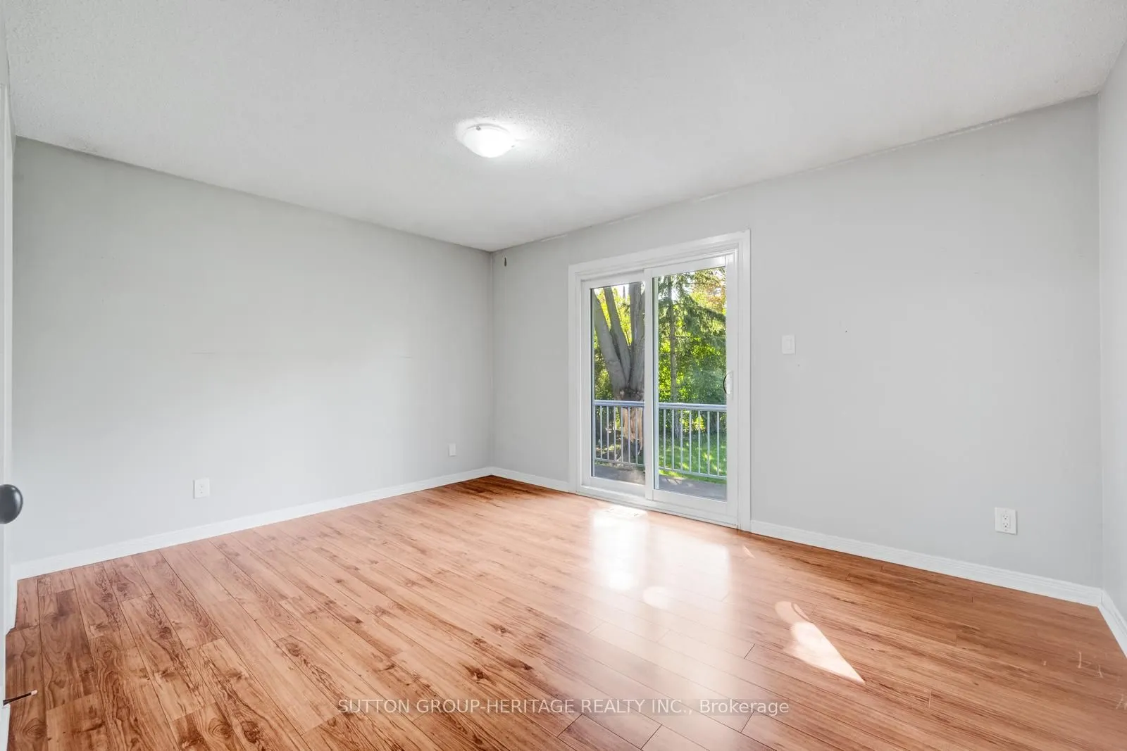 8 Poinsettia Place