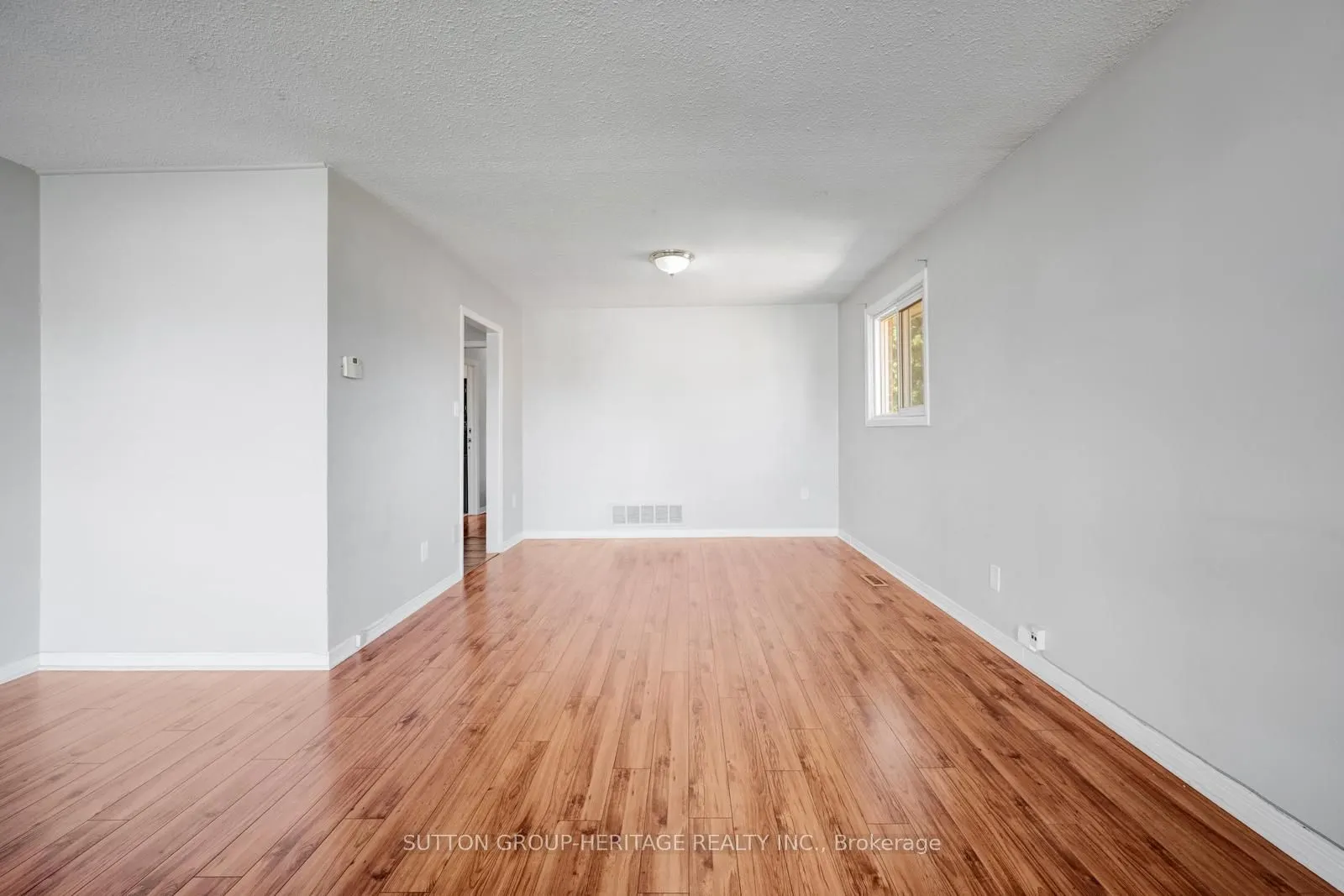 8 Poinsettia Place