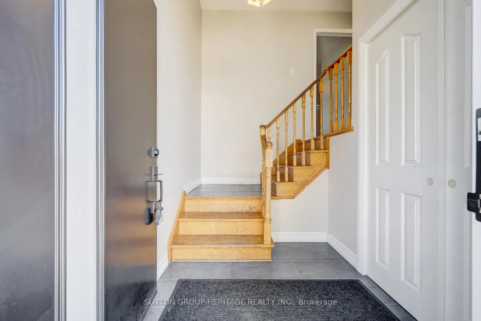 8 Poinsettia Place