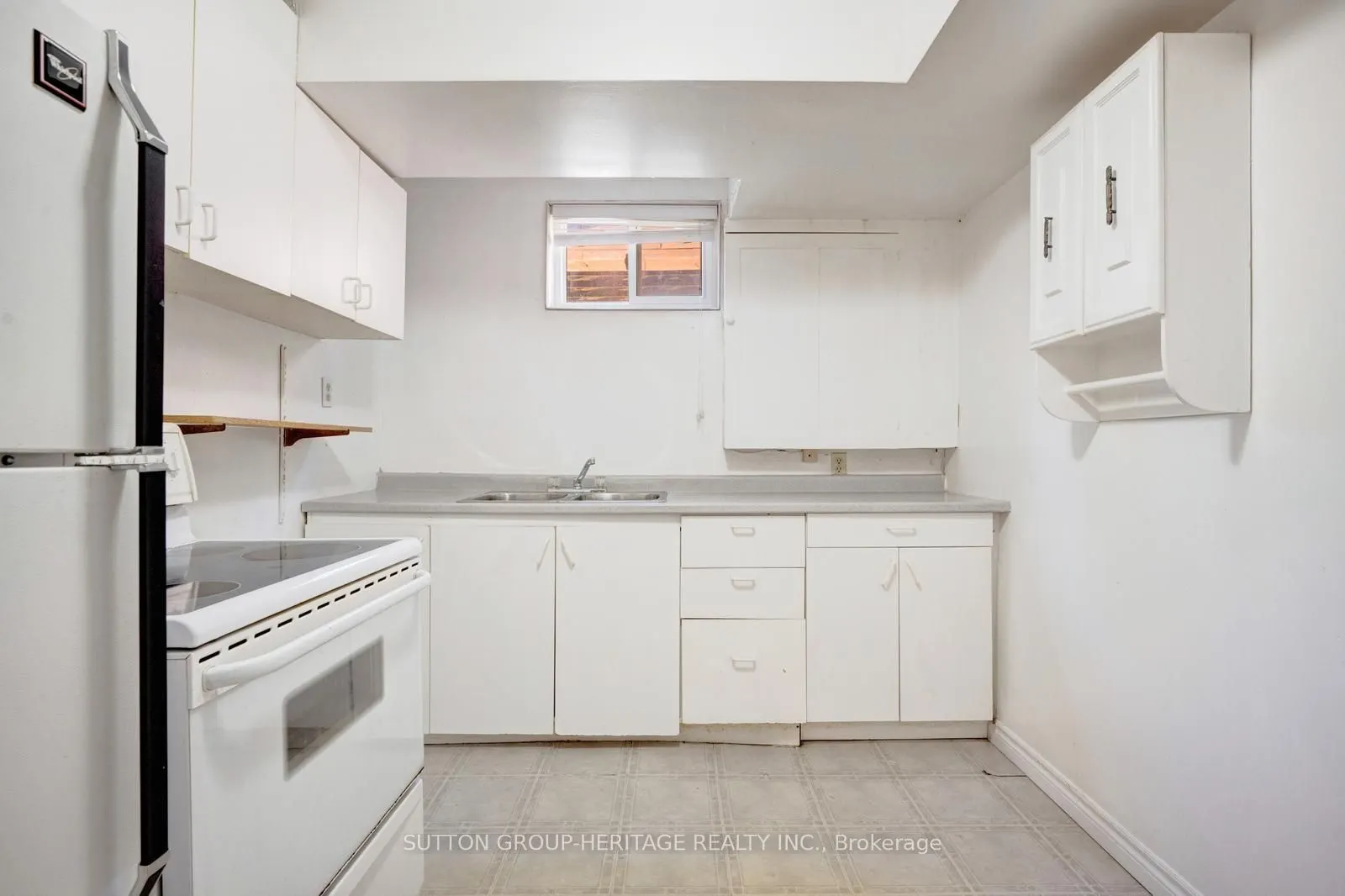 8 Poinsettia Place