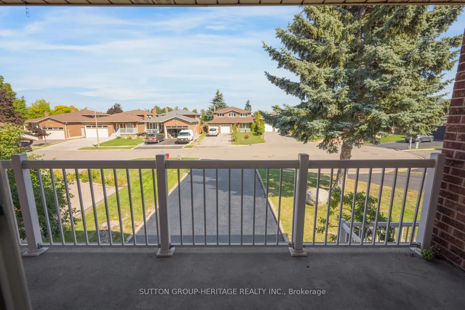 8 Poinsettia Place