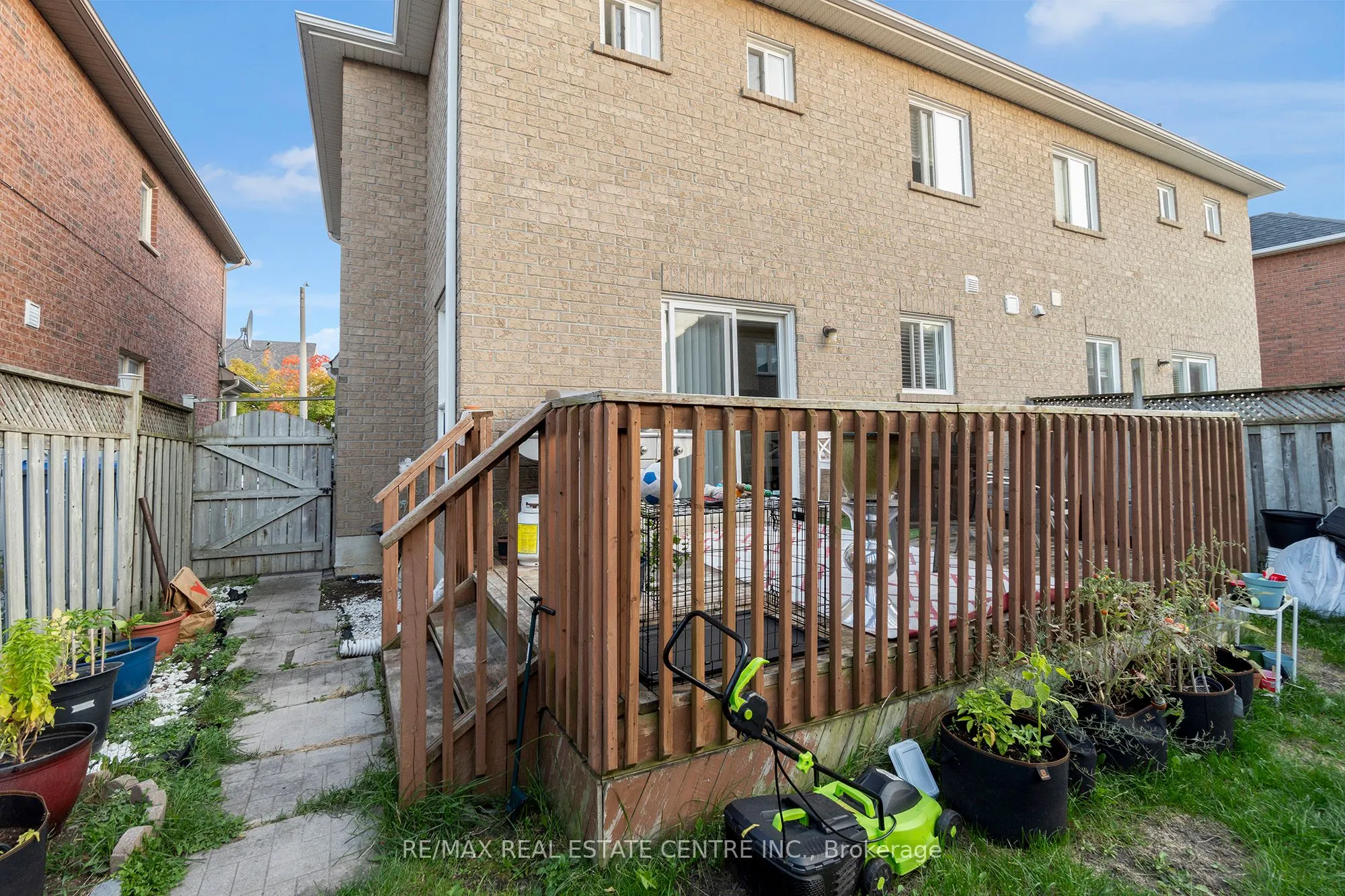140 Saintsbury Crescent