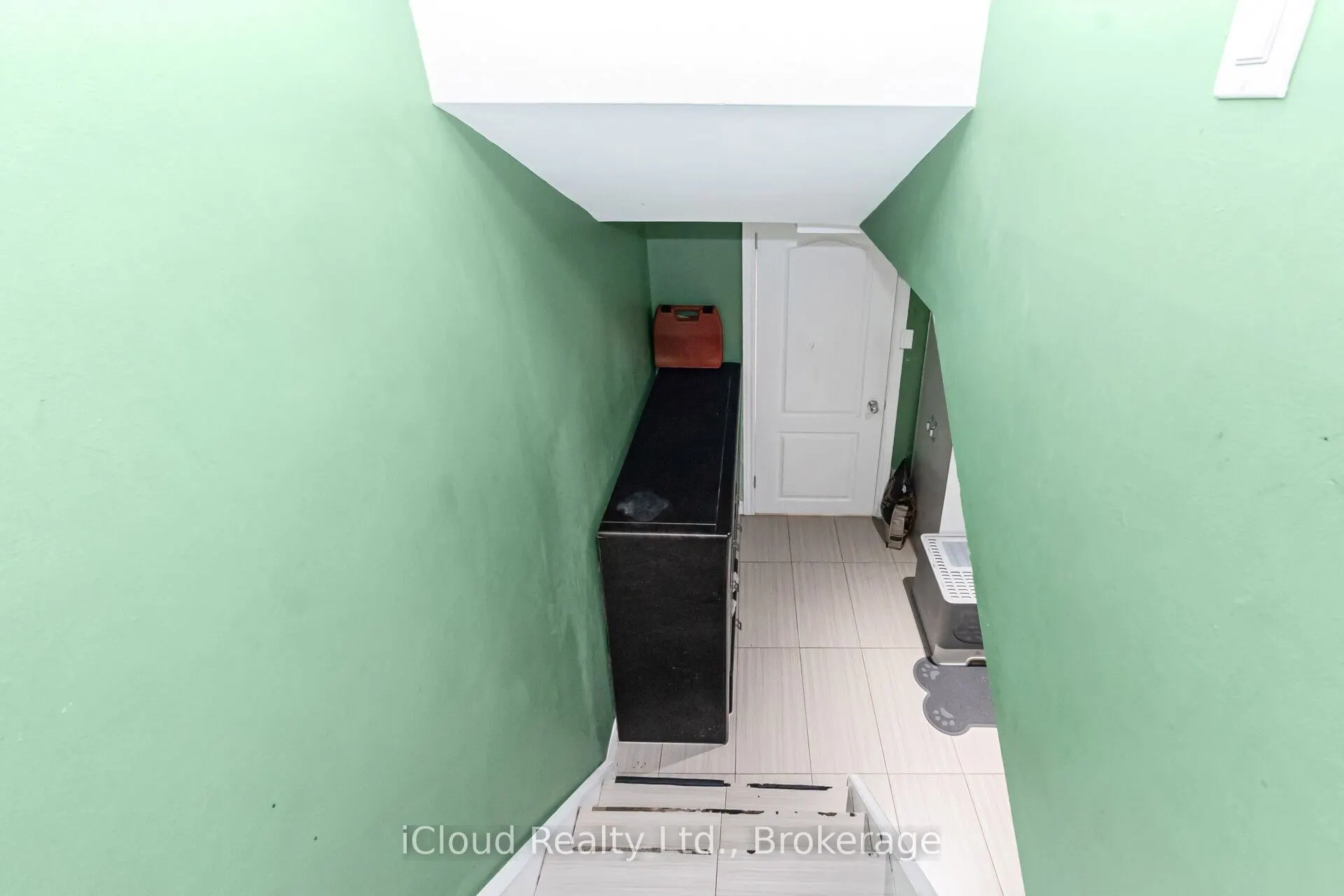 40 Rabbit Lane, #10