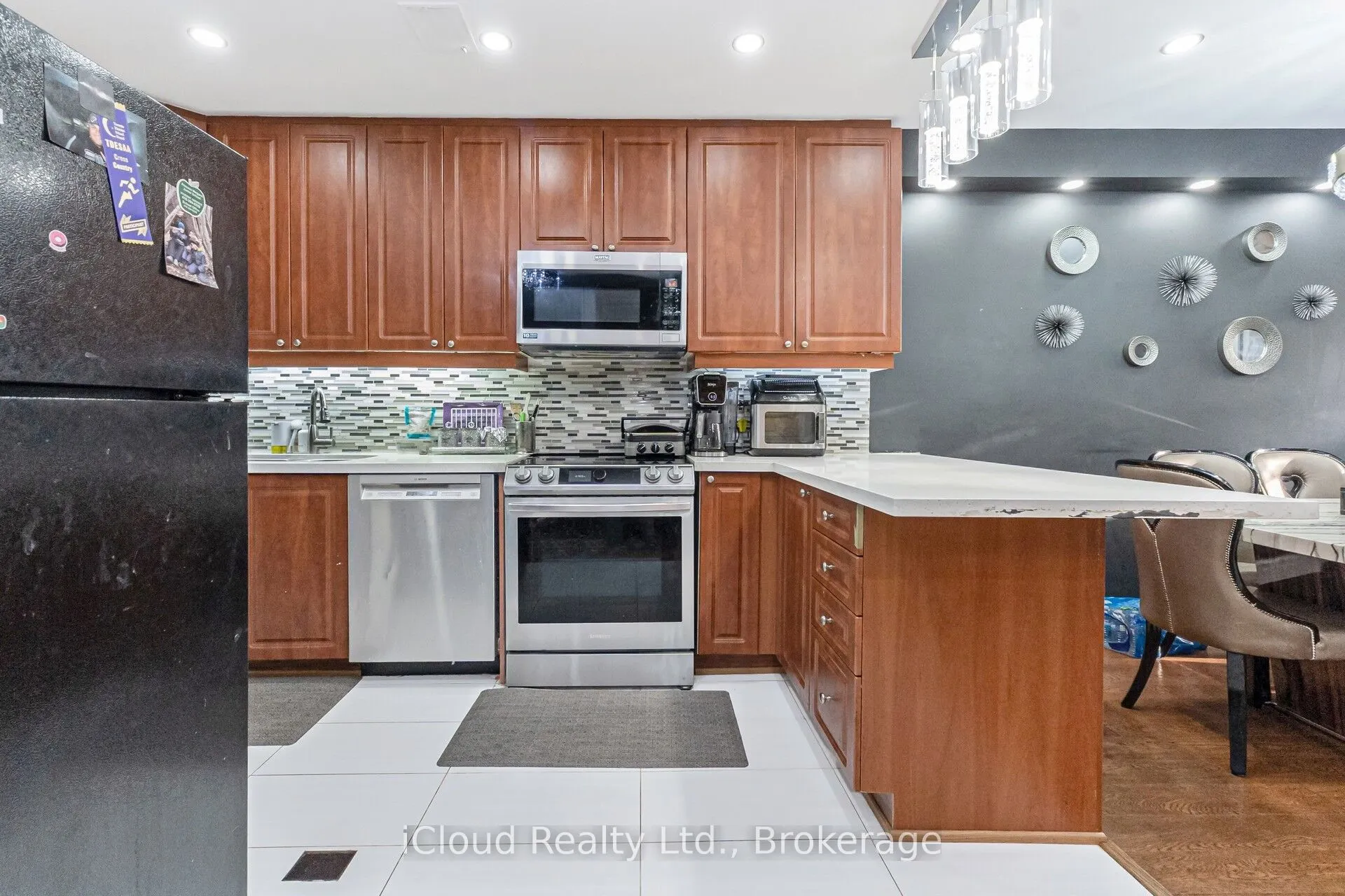 40 Rabbit Lane, #10