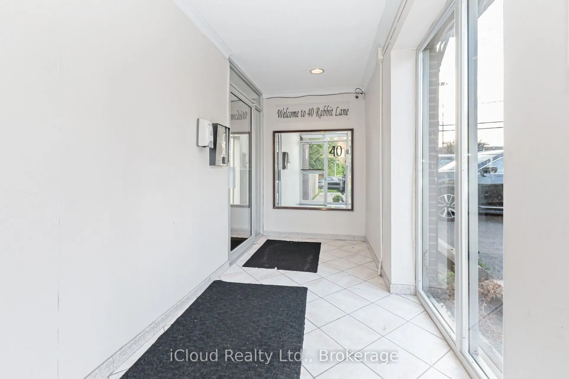 40 Rabbit Lane, #10