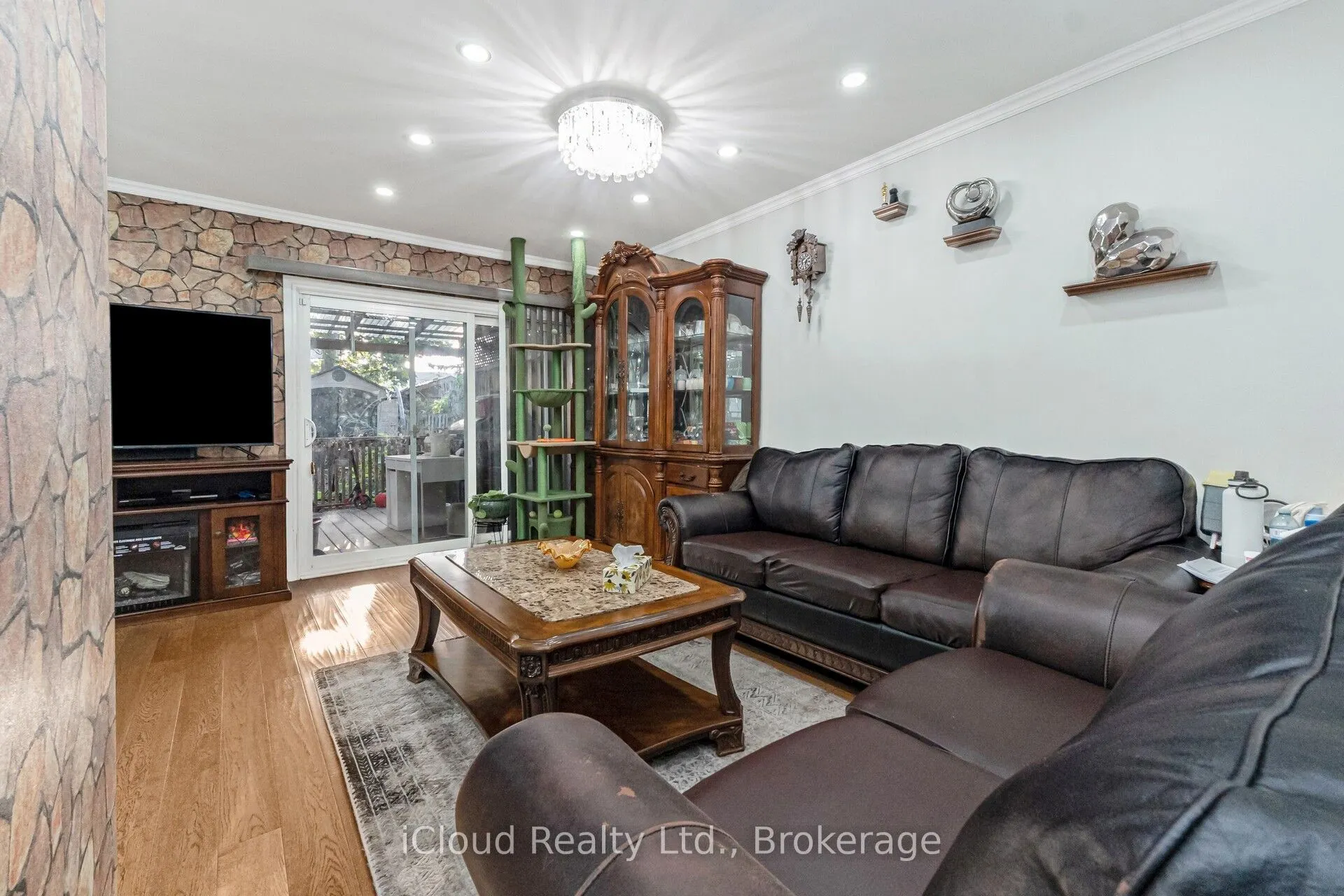 40 Rabbit Lane, #10