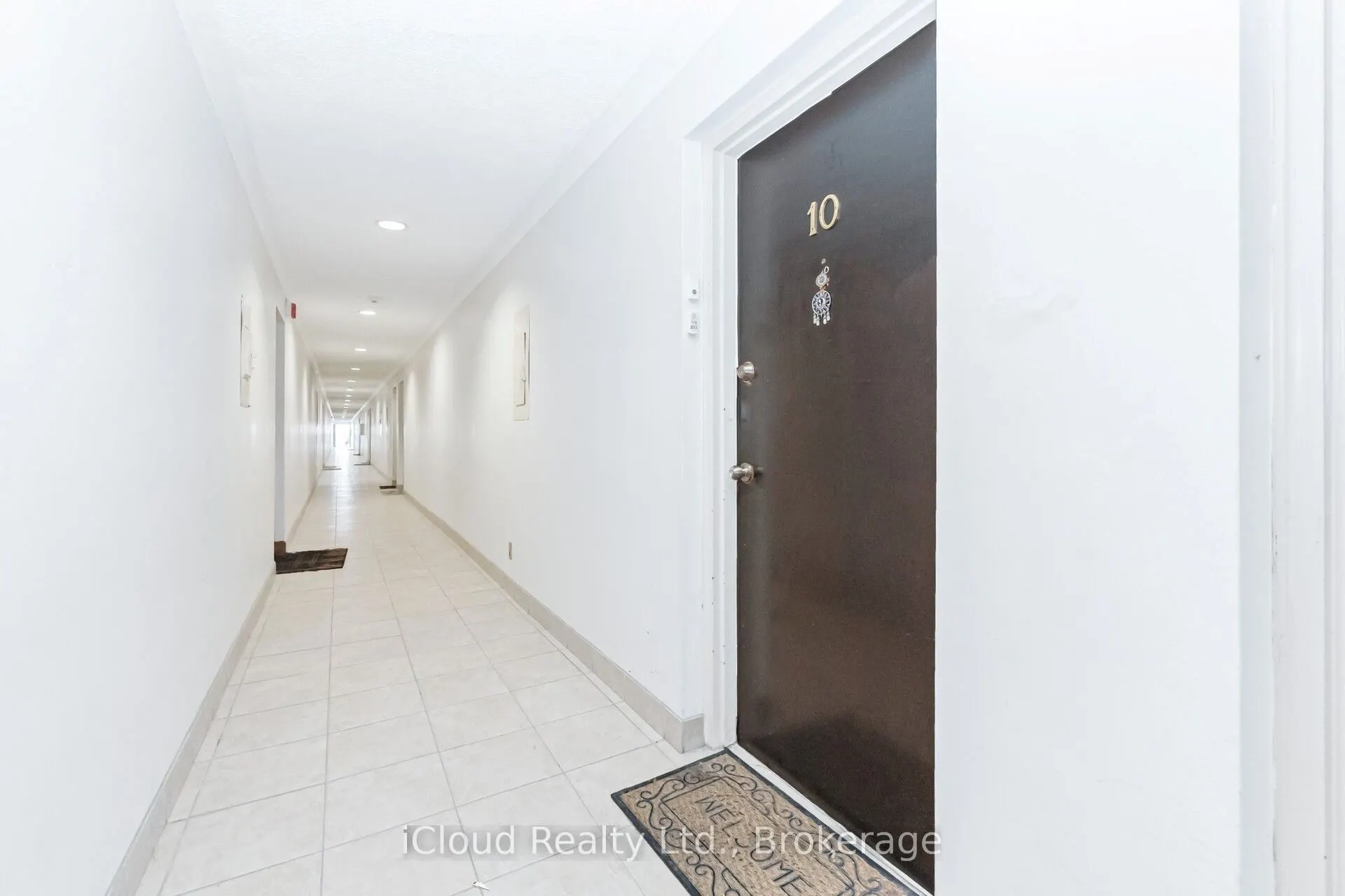 40 Rabbit Lane, #10