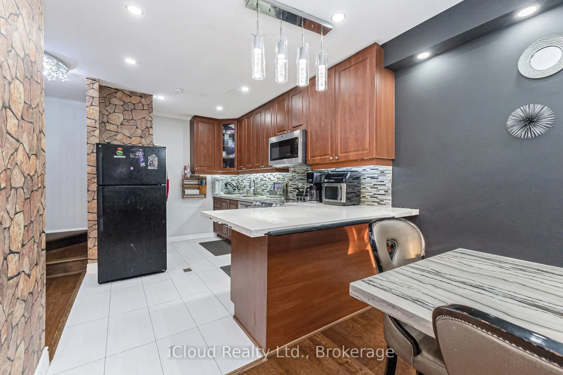 40 Rabbit Lane, #10