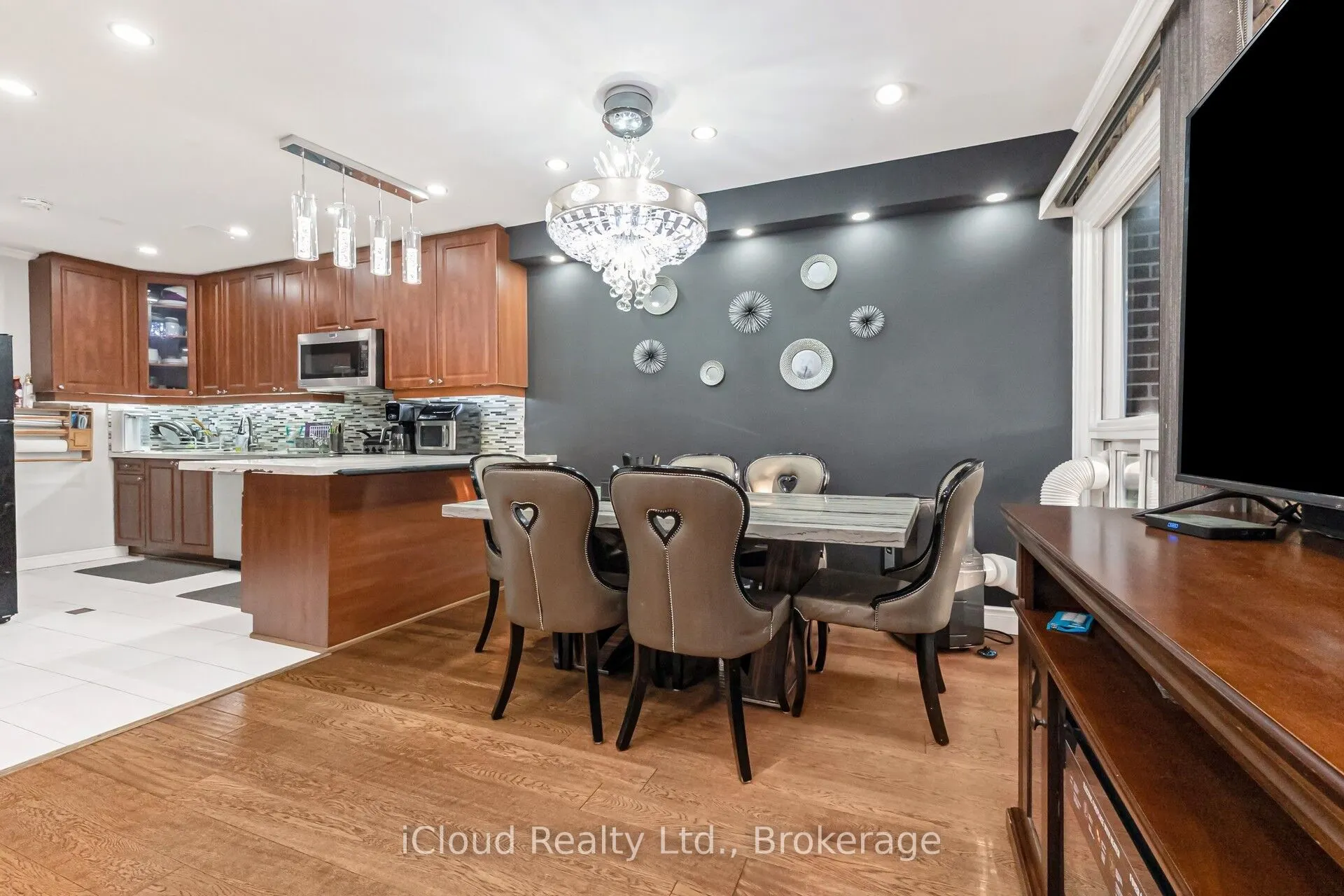40 Rabbit Lane, #10