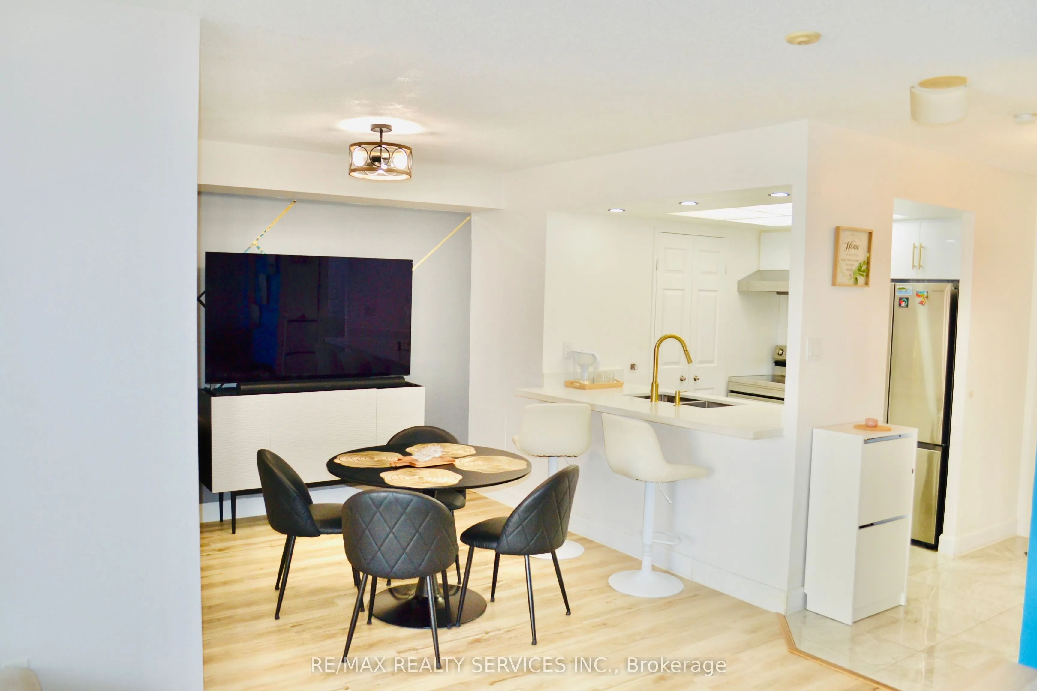 285 Enfield Place S, #1001