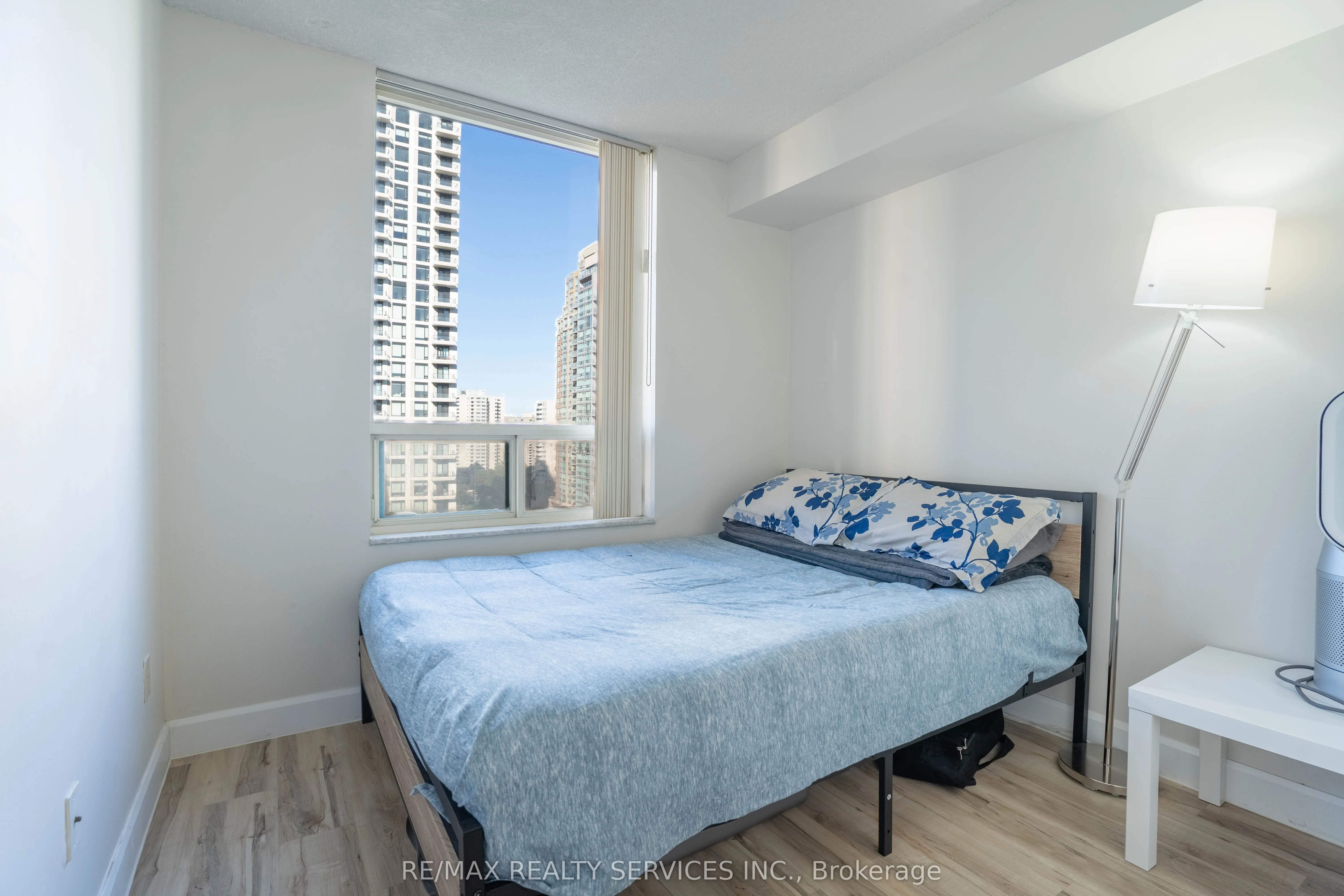 285 Enfield Place S, #1001