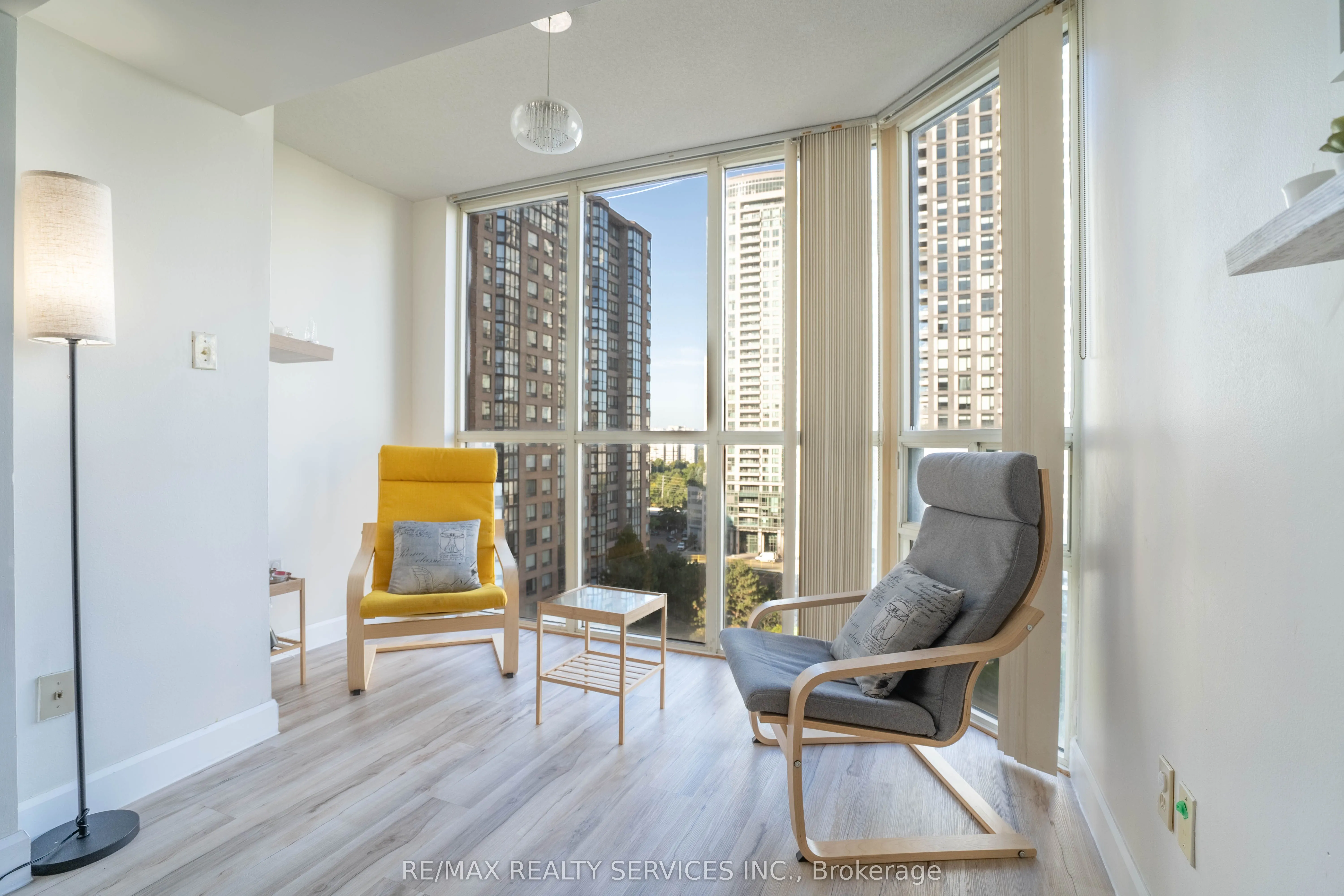 285 Enfield Place S, #1001
