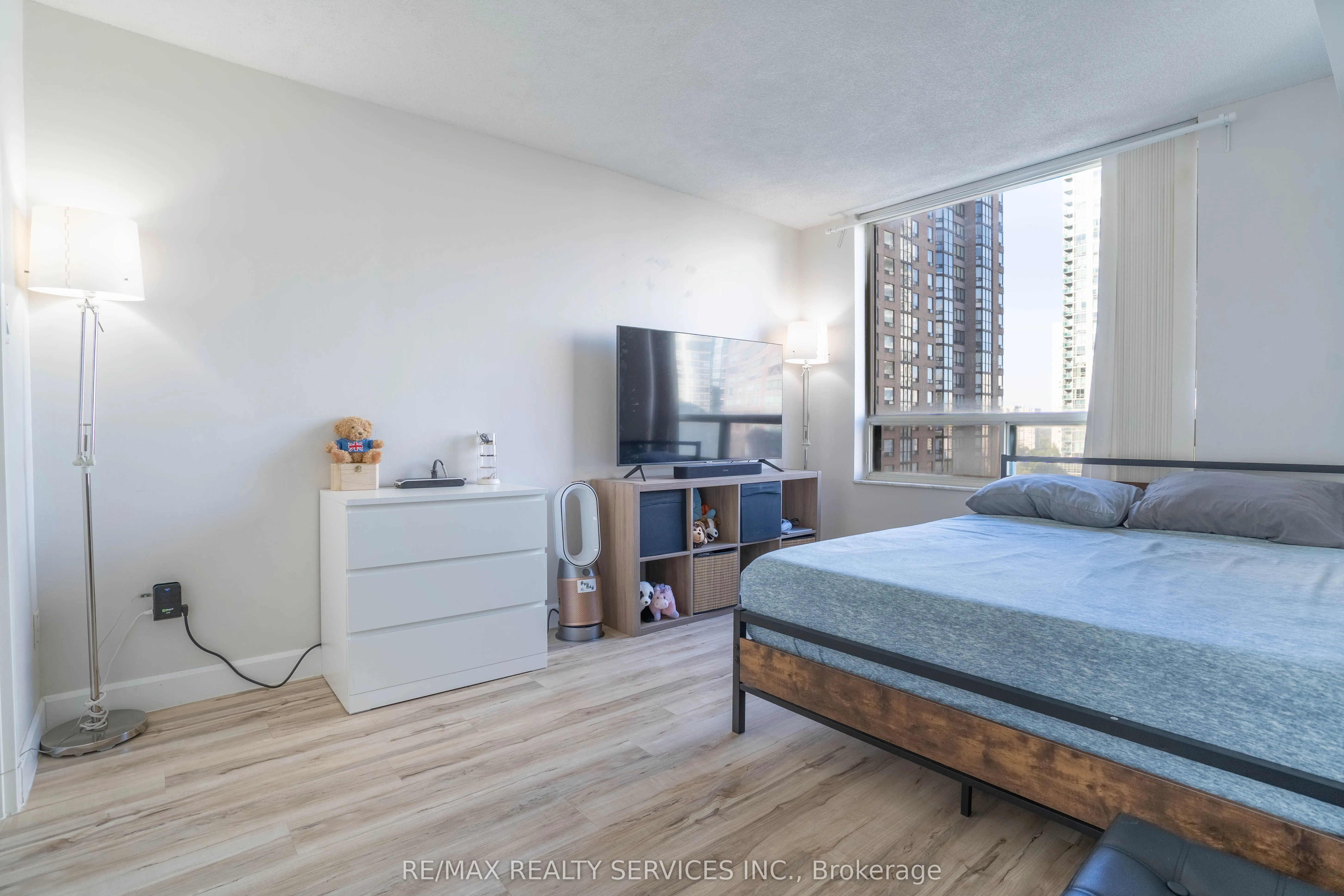 285 Enfield Place S, #1001
