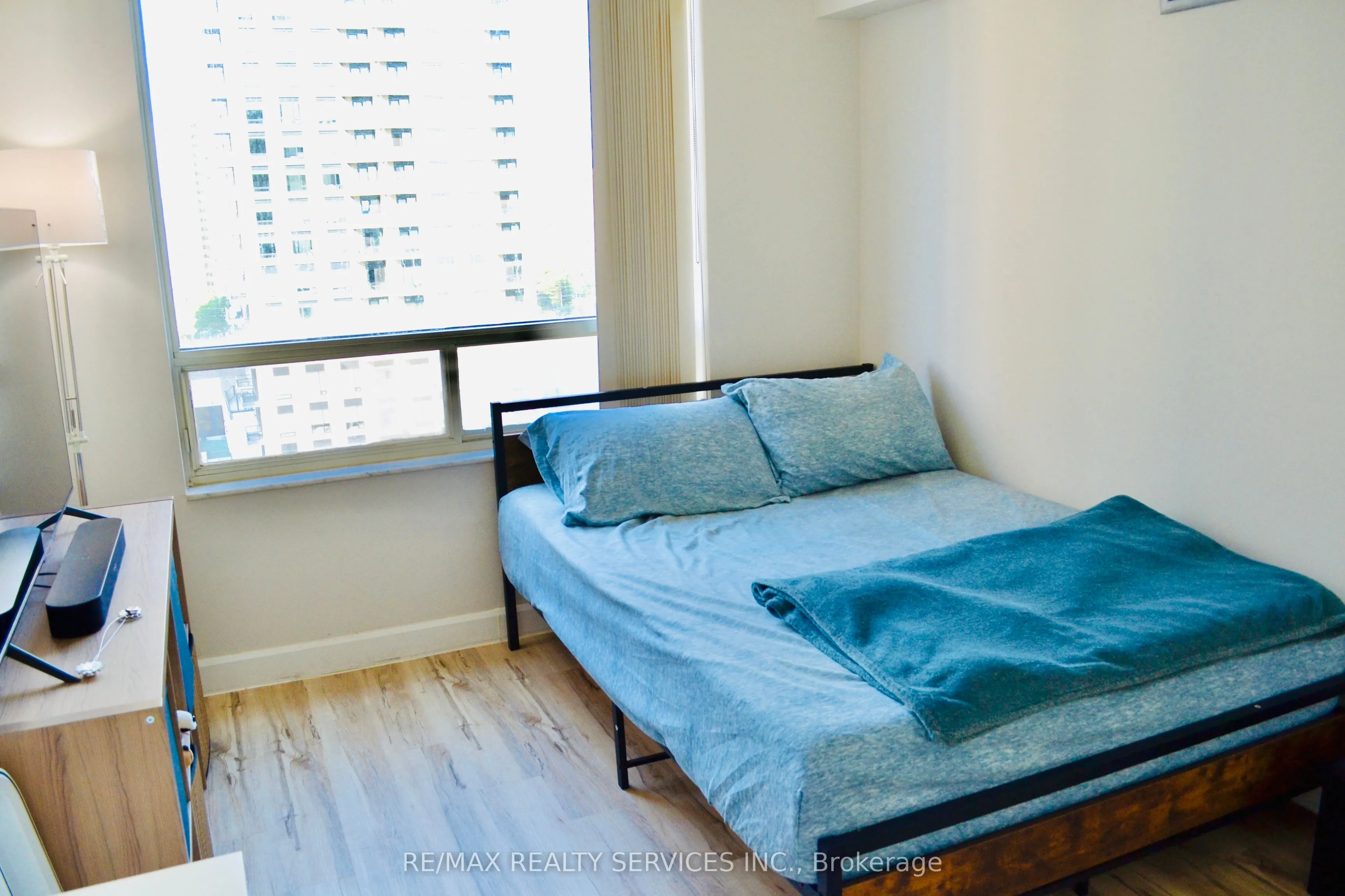 285 Enfield Place S, #1001