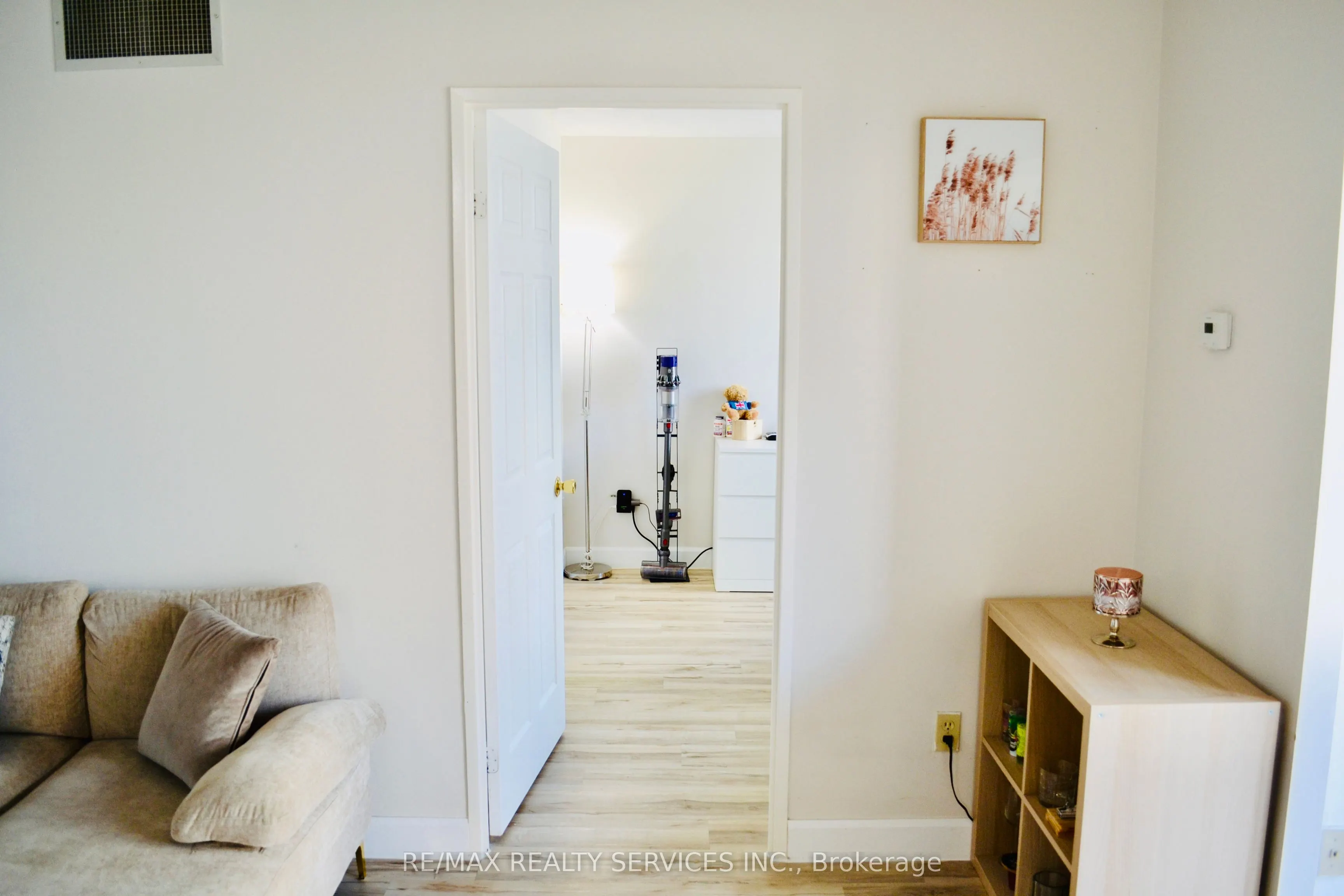 285 Enfield Place S, #1001