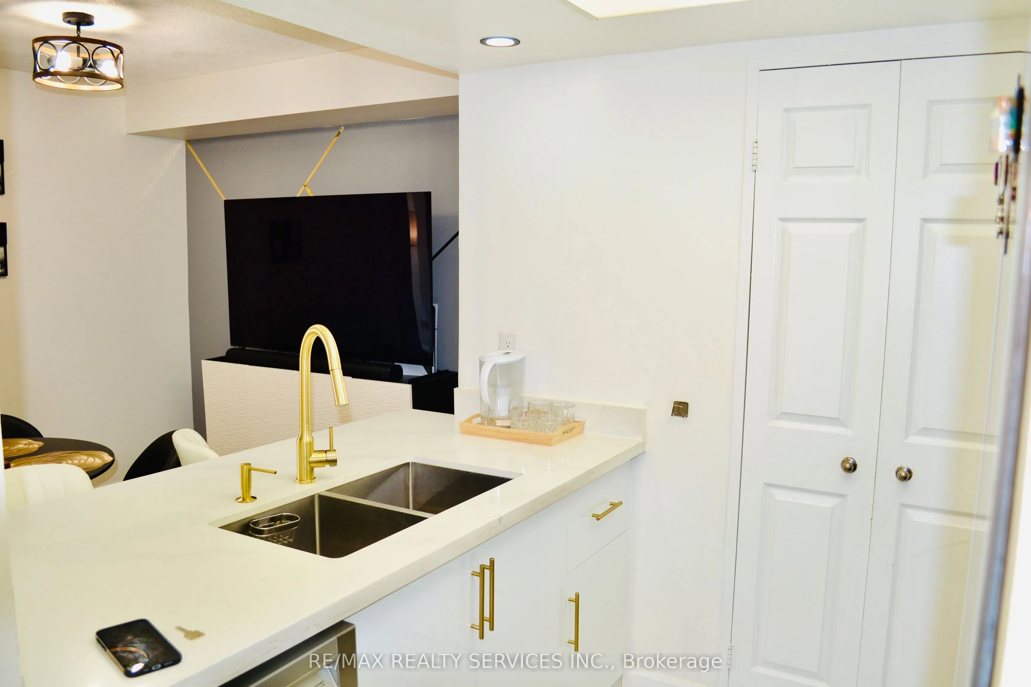 285 Enfield Place S, #1001