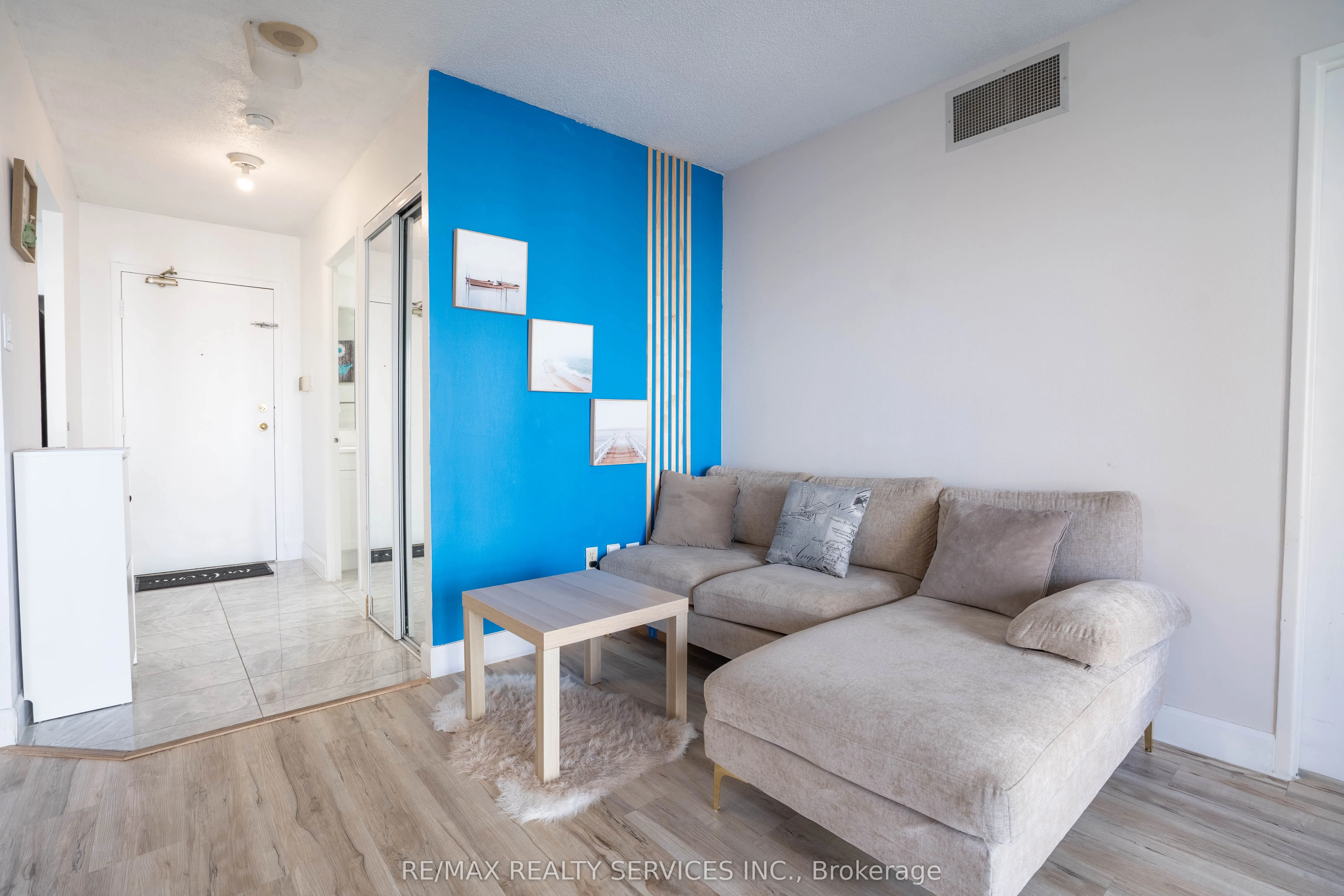 285 Enfield Place S, #1001
