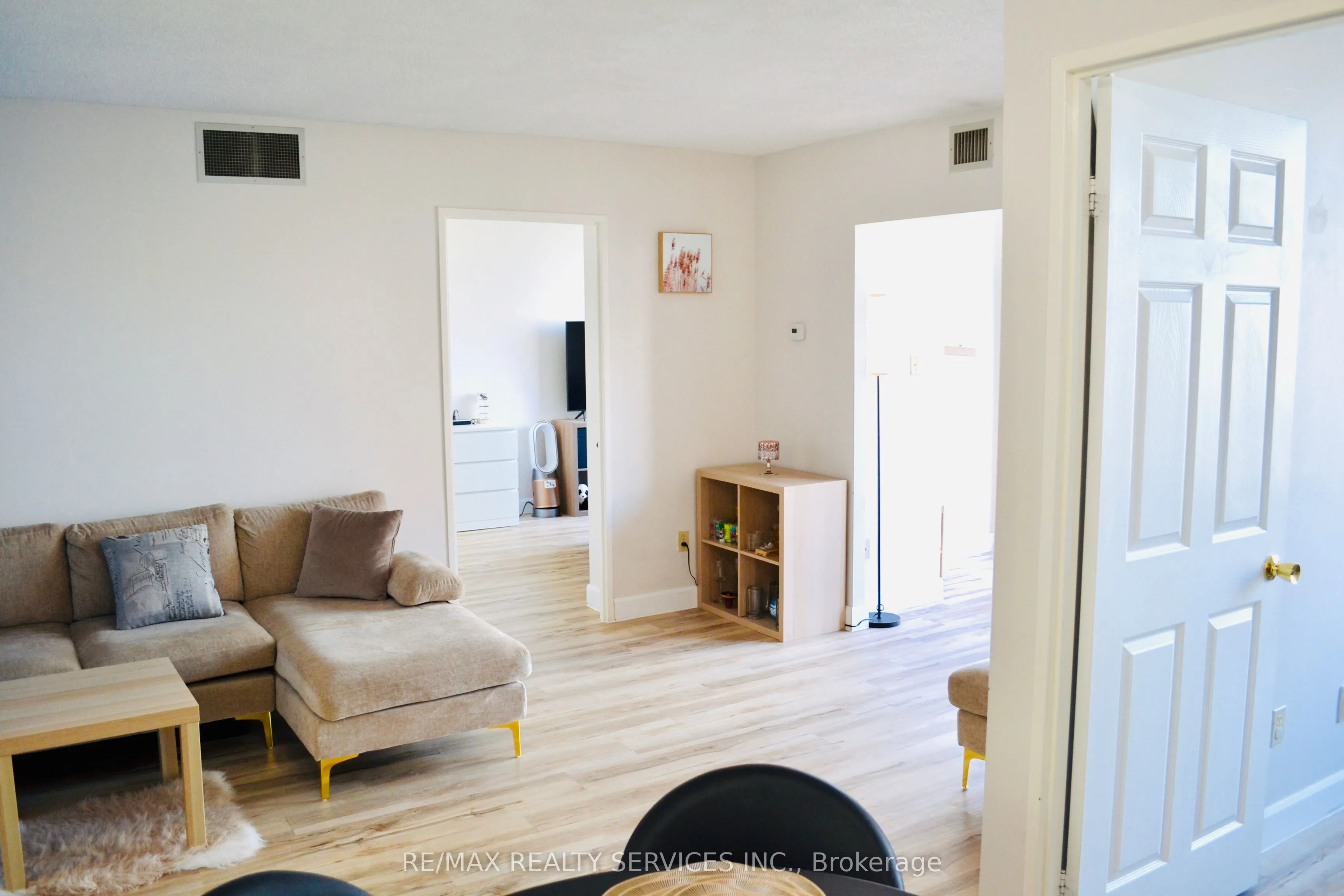 285 Enfield Place S, #1001