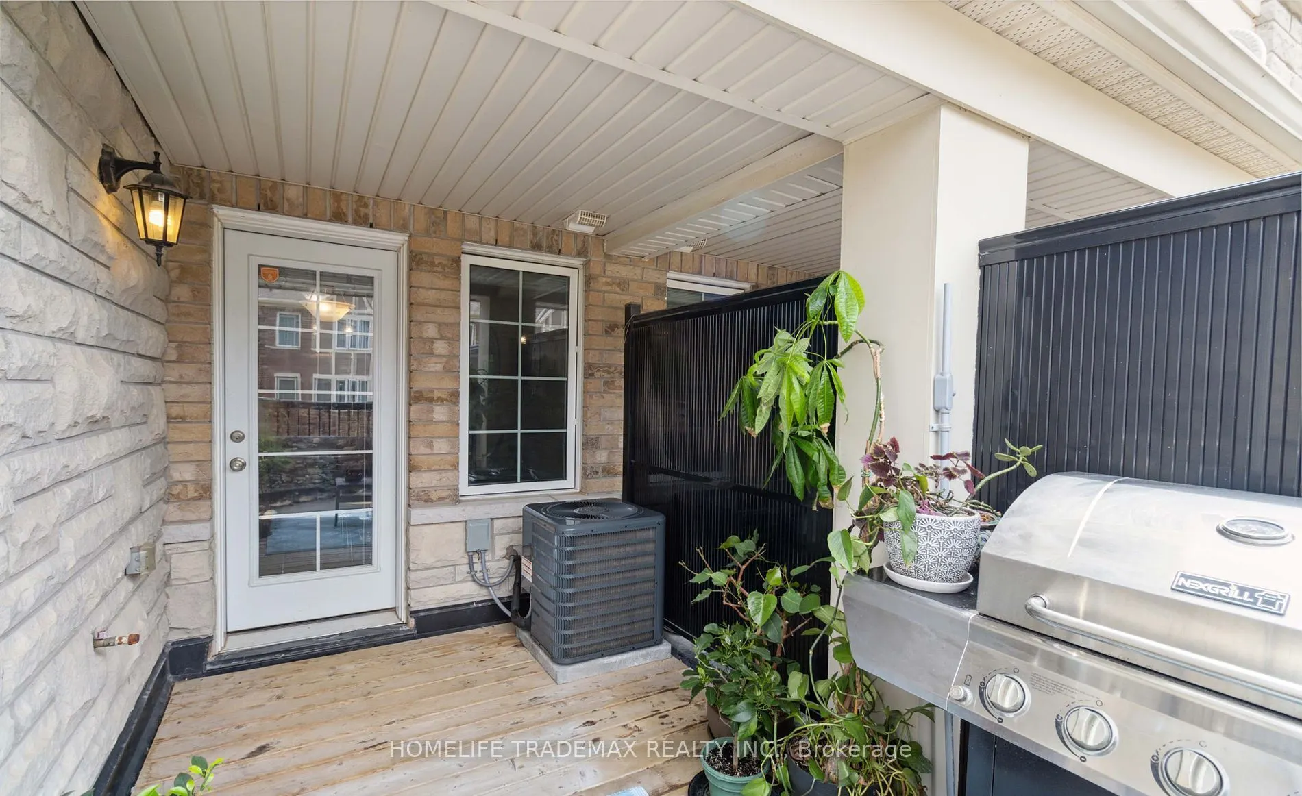 3061 Mistletoe Gardens