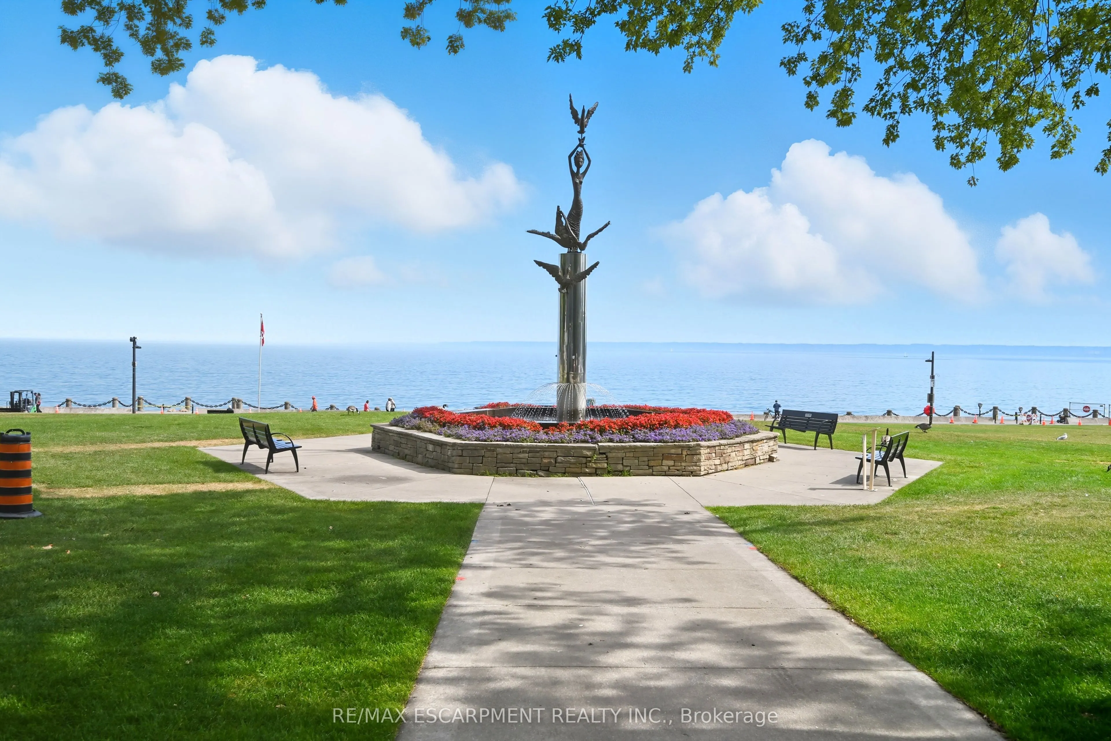 1377 Lakeshore Road, #104