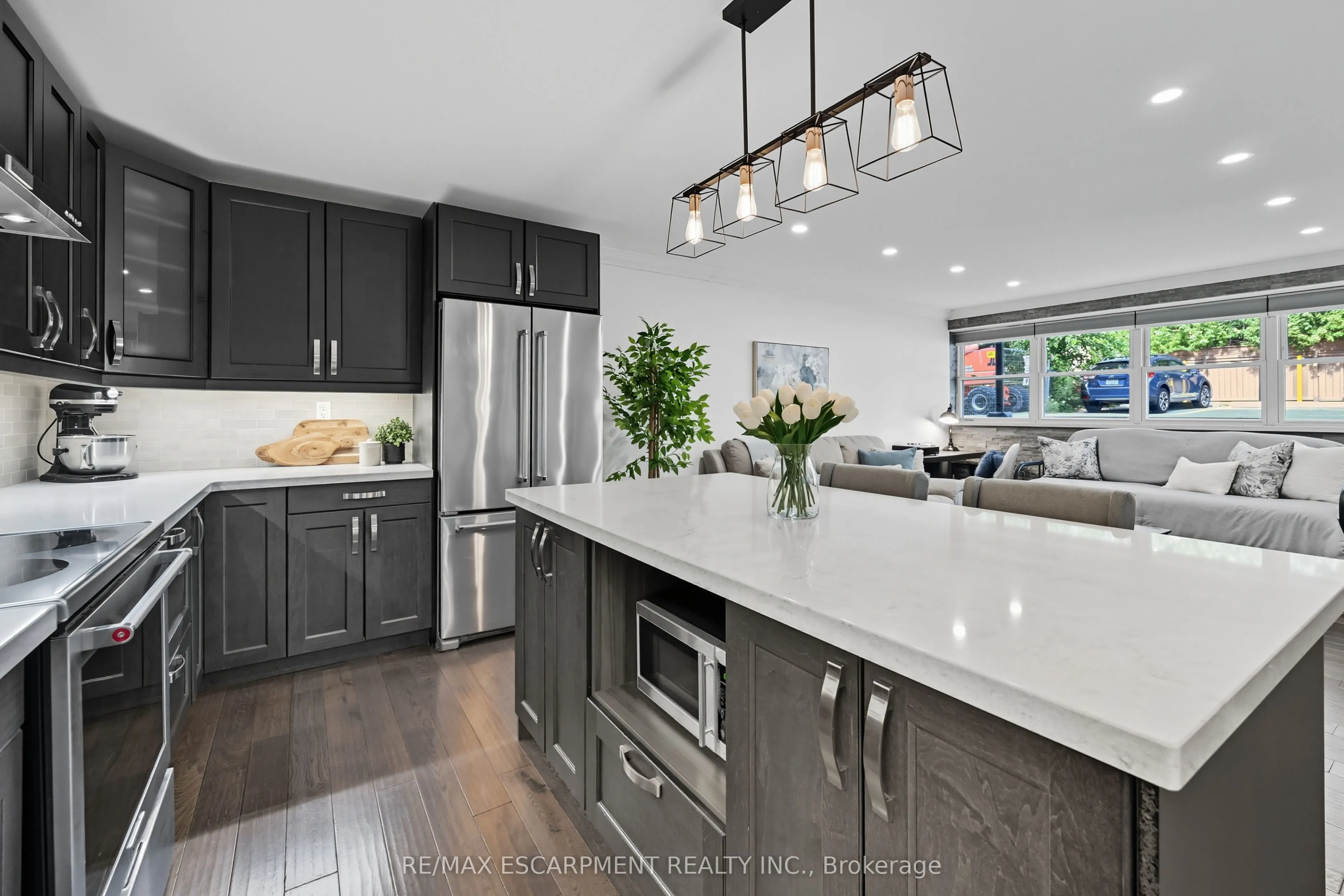 1377 Lakeshore Road, #104