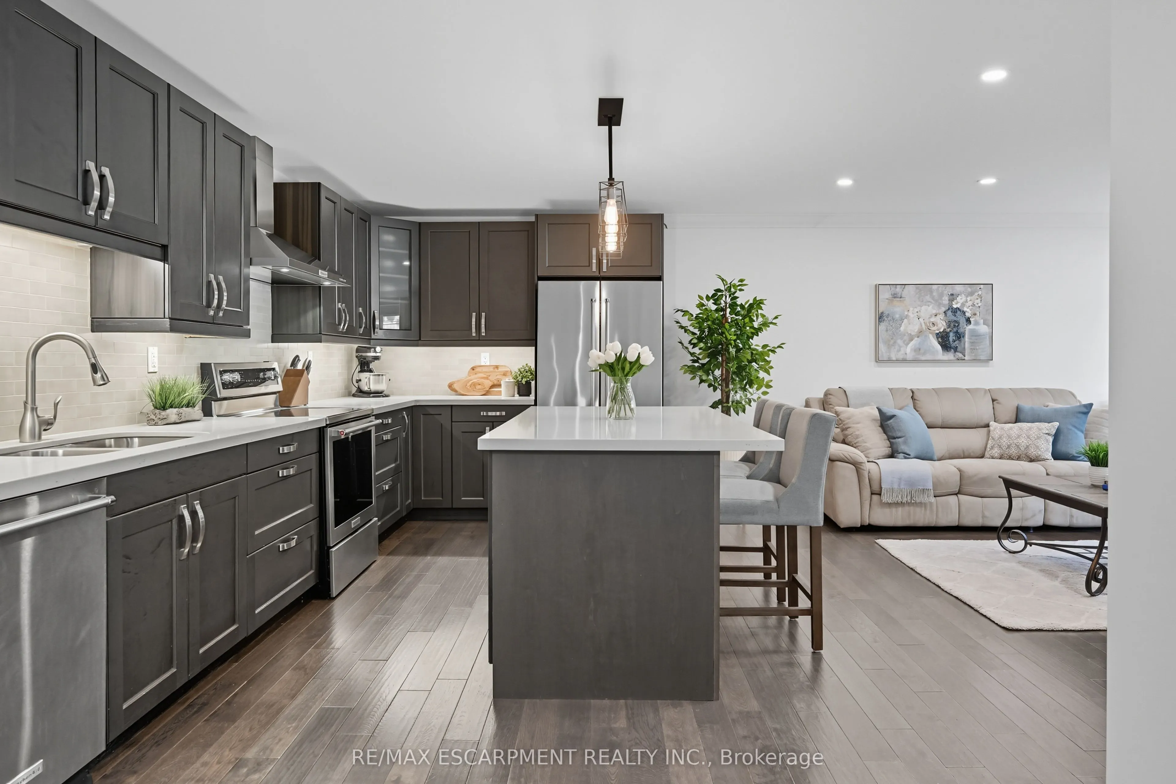 1377 Lakeshore Road, #104