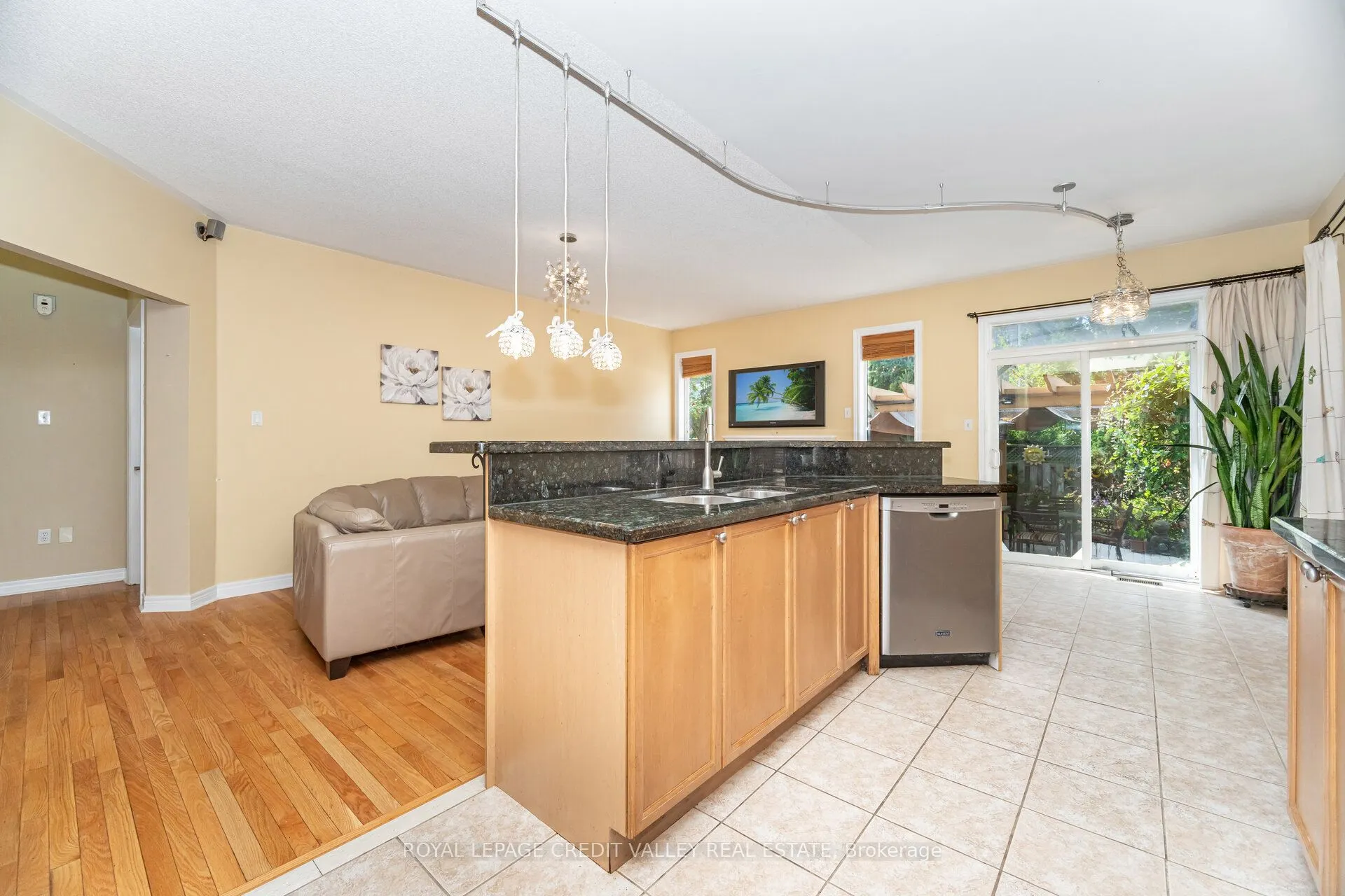 91 Trailside Walk