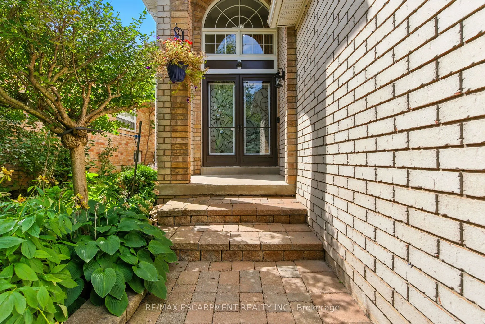 49 Johnson Crescent