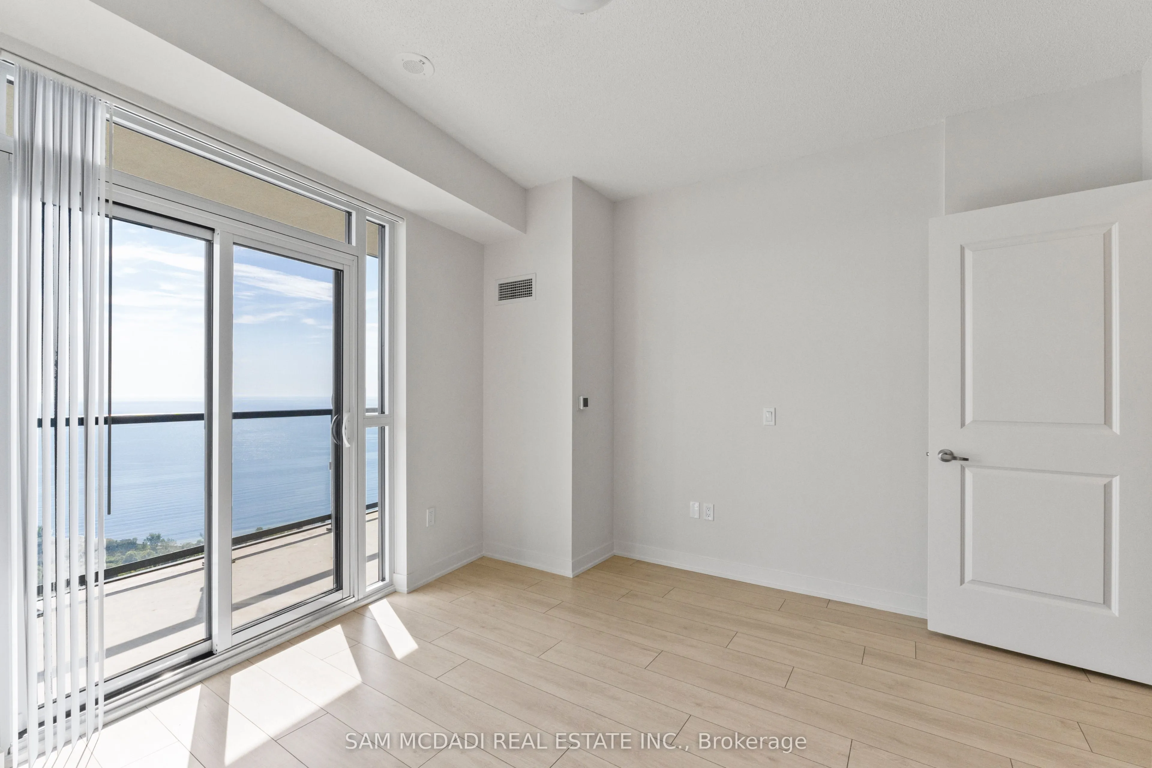 38 Annie Craig Drive, #4805