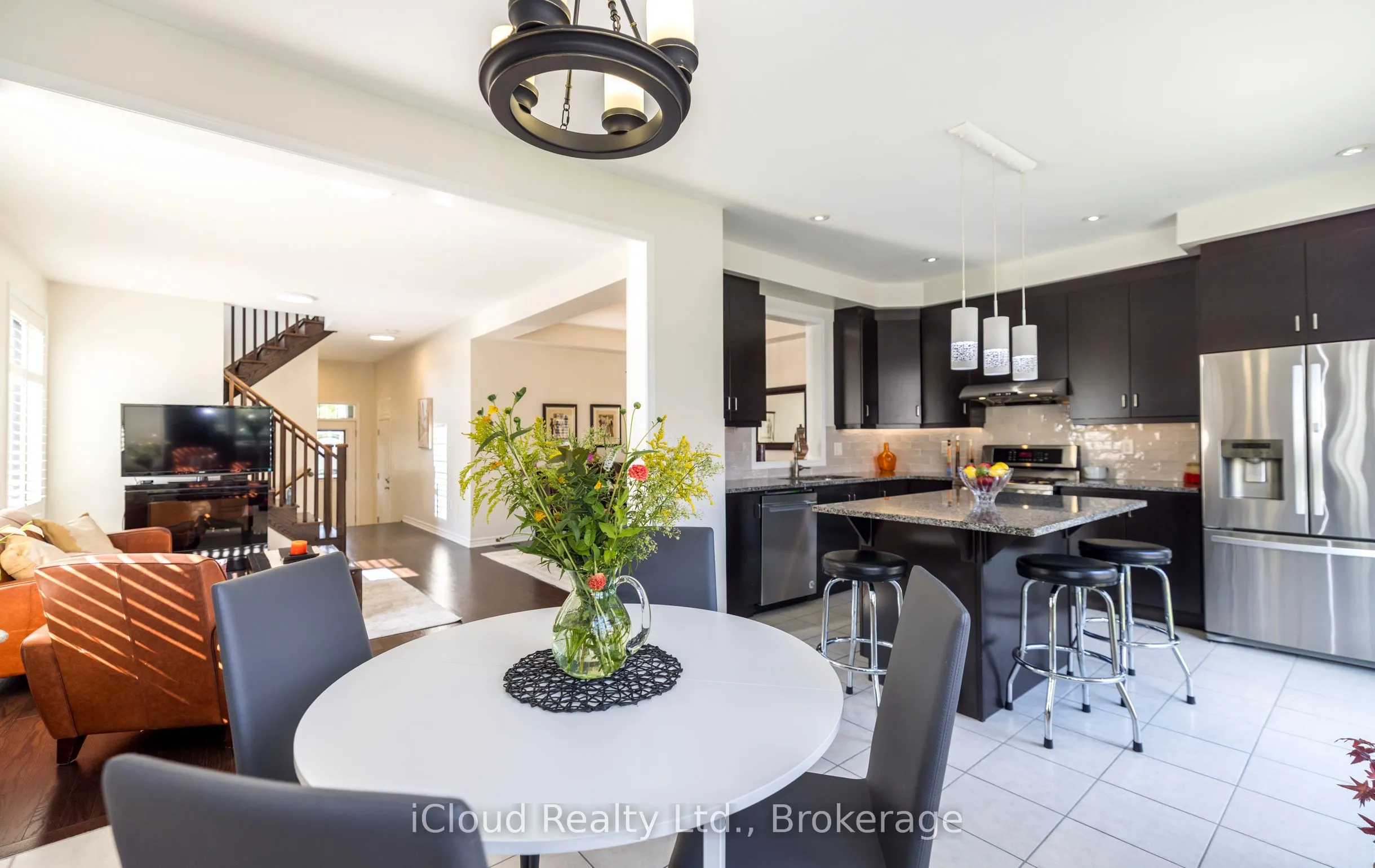 954 Penson Crescent