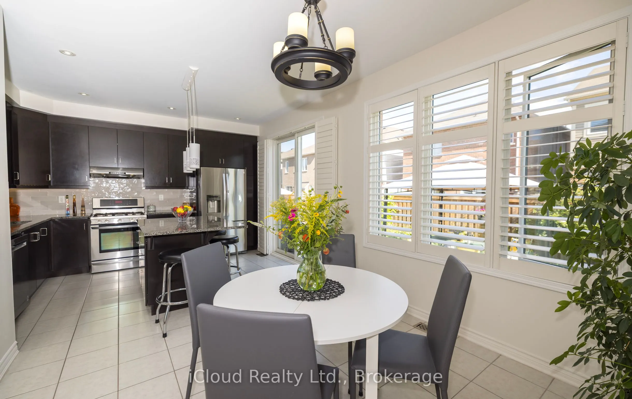 954 Penson Crescent