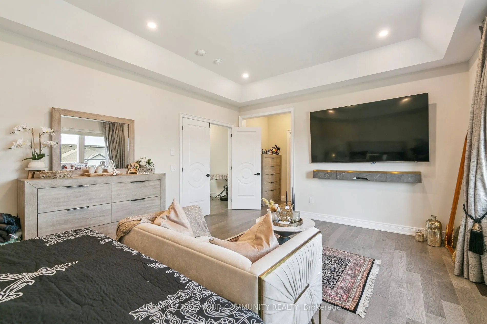 2401 Irene Crescent