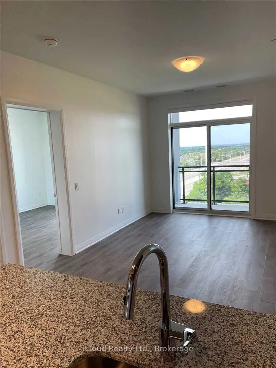 95 Dundas Street W, #504