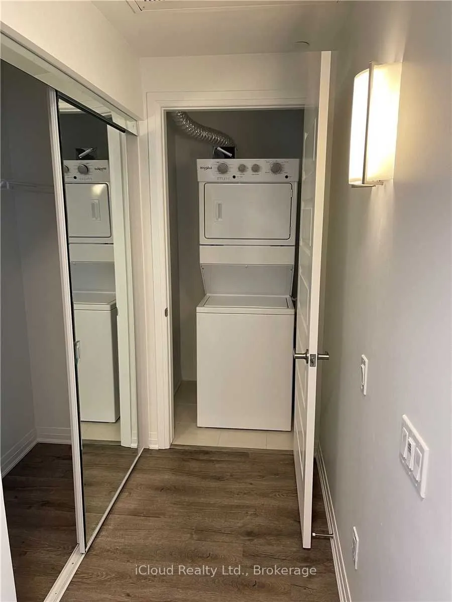 95 Dundas Street W, #504