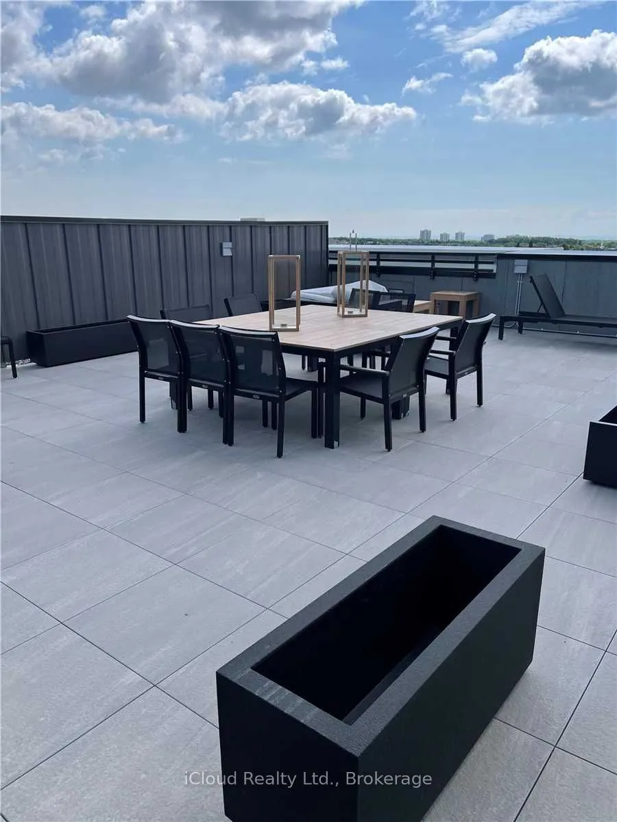 95 Dundas Street W, #504