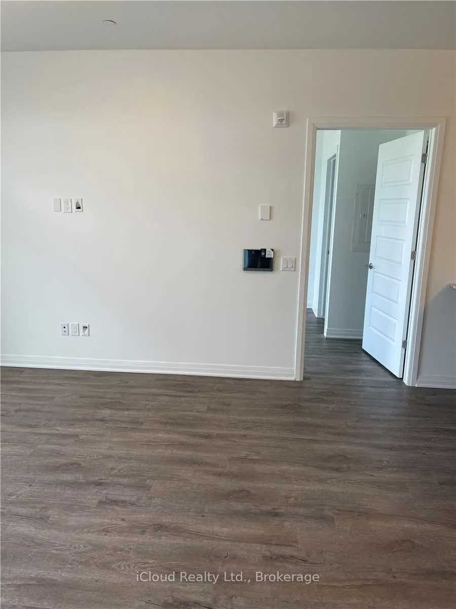 95 Dundas Street W, #504
