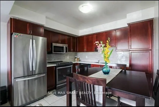60 Fairwood Circle S, #82