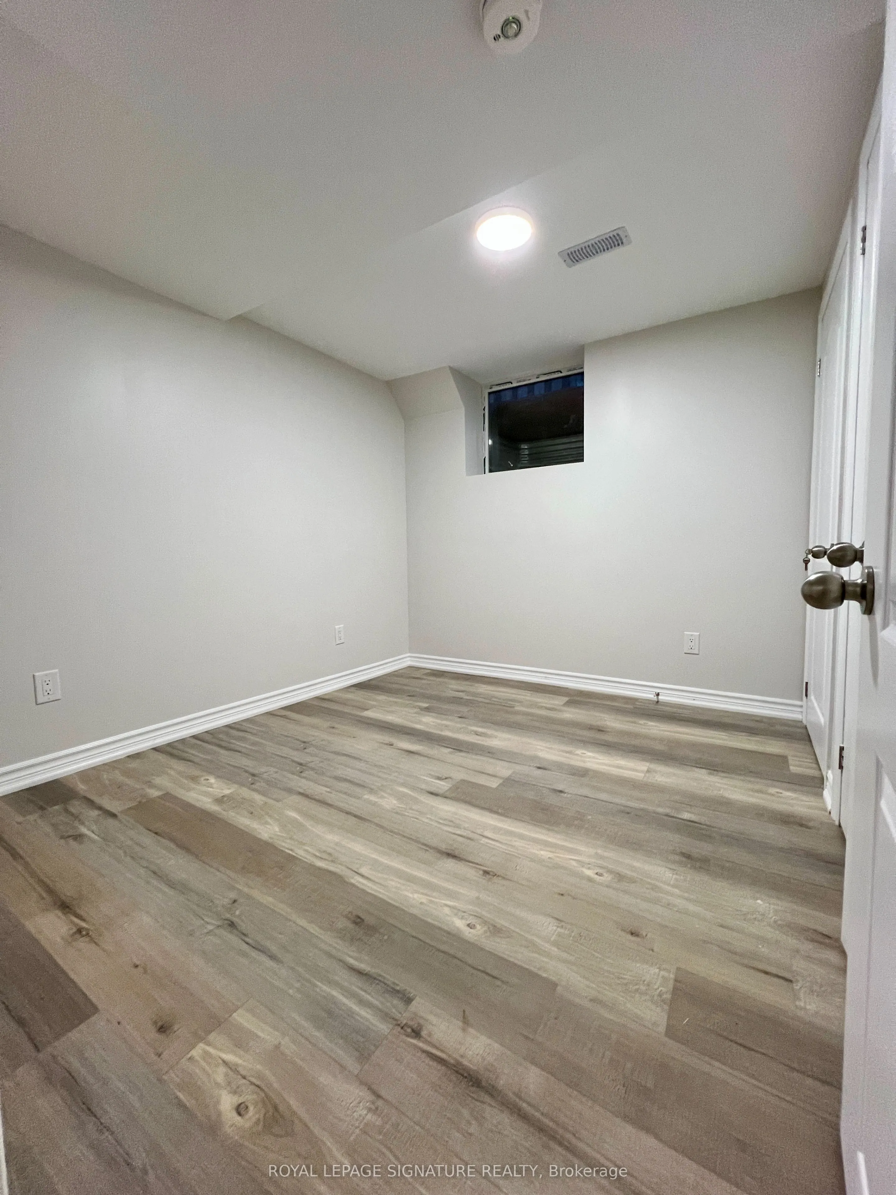 843 Cedarbrae Avenue